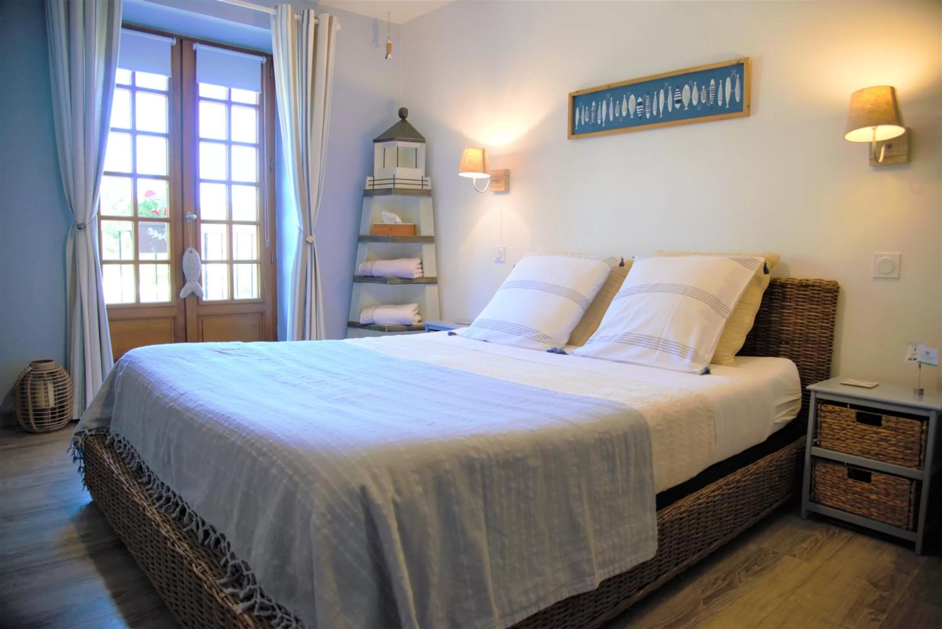 Photo of the whole room, Bed in B&B Des Histoires d'Anges - Côté Jardin - Accueil Vélo