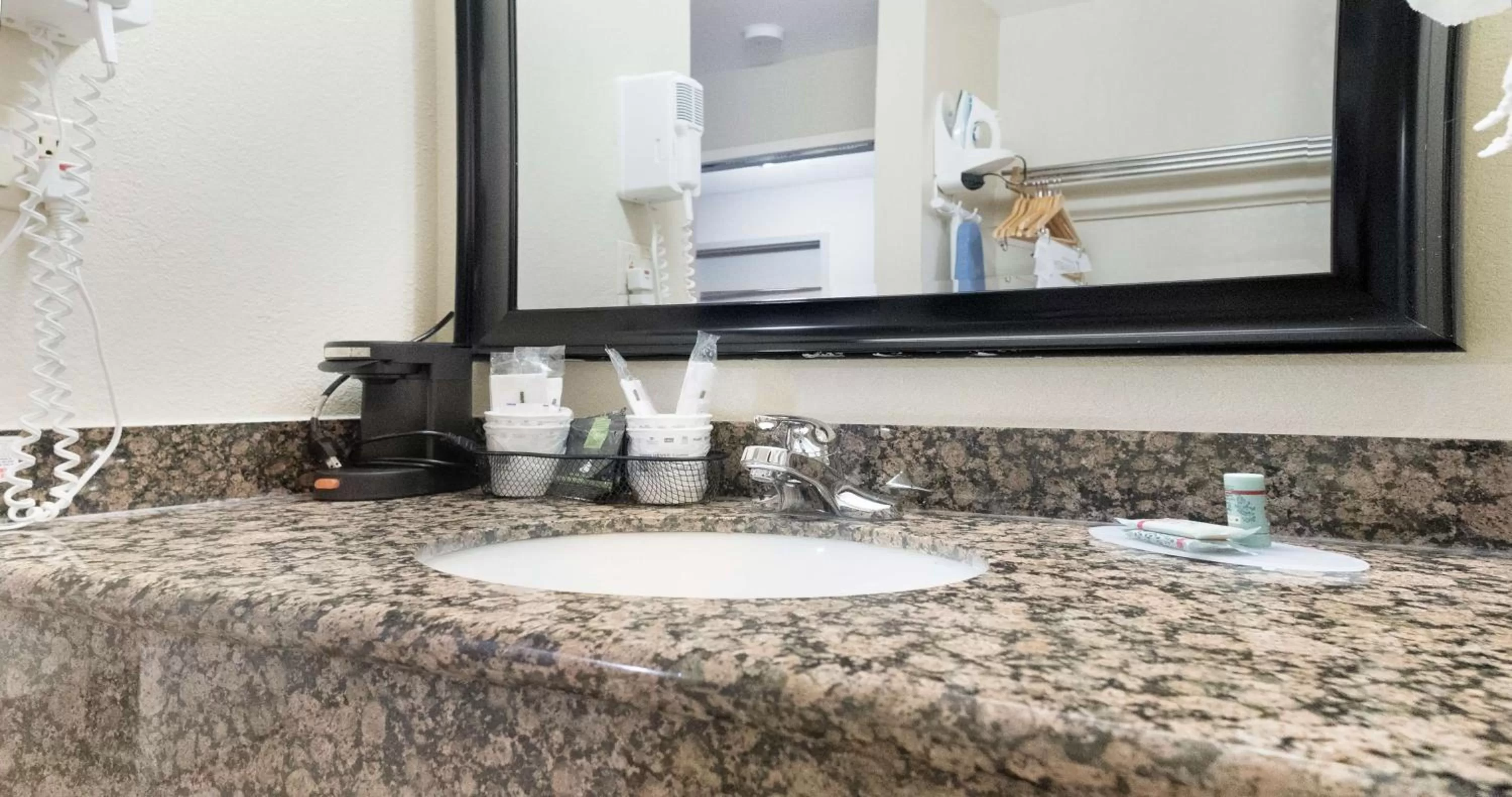 Bathroom in Best Western Amador Inn