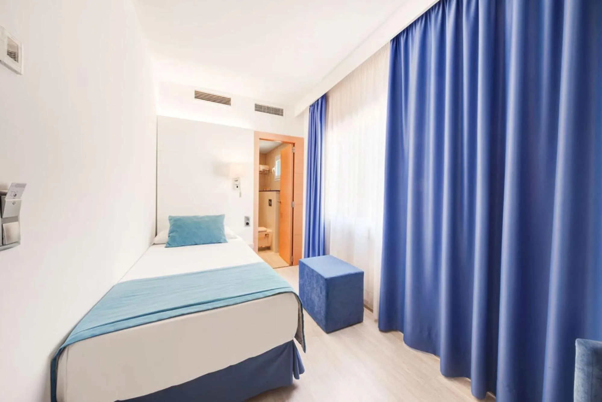 Bed in Hotel Agua Beach "Adults only"