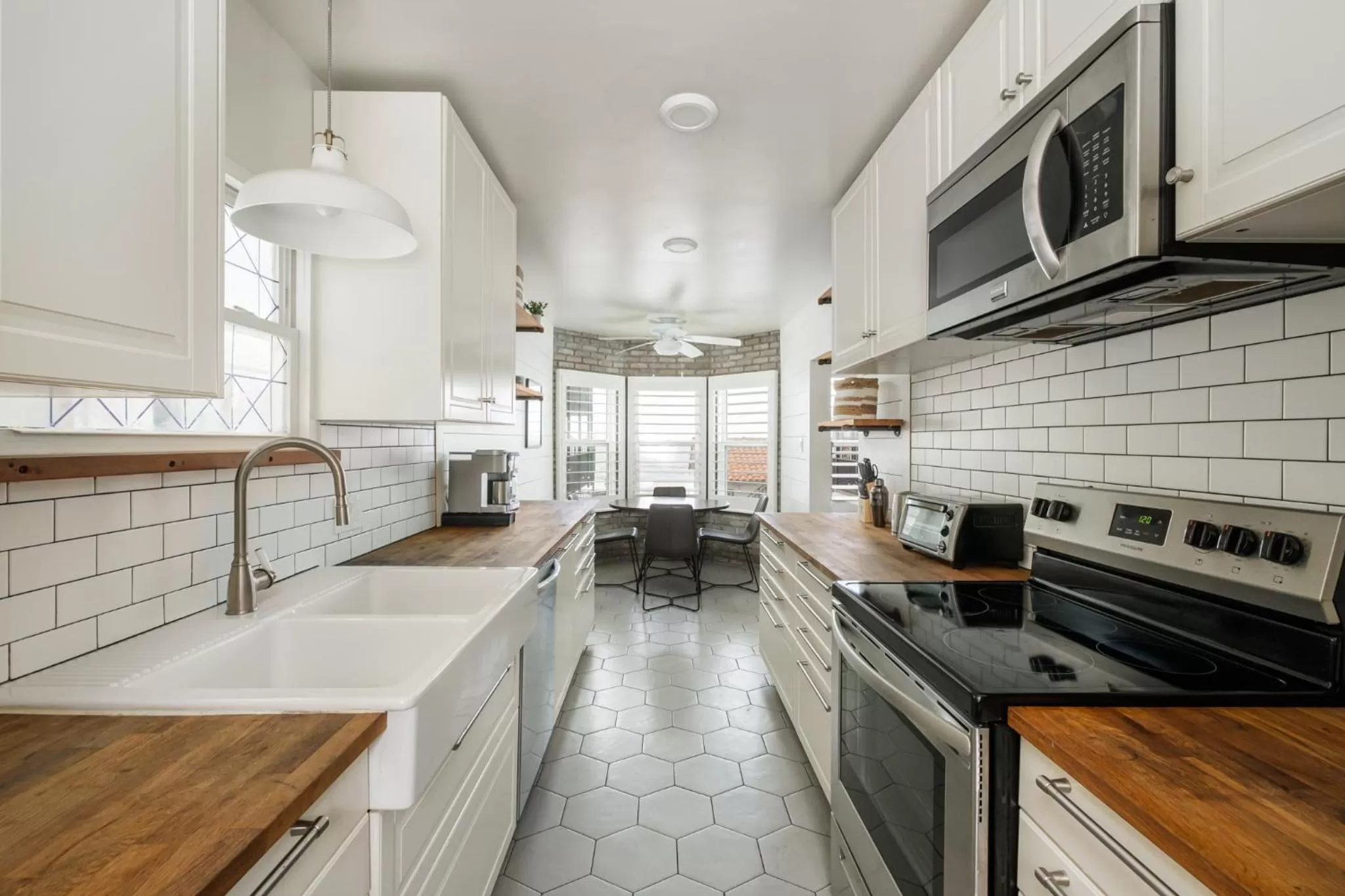 Kitchen or kitchenette in The Marbella