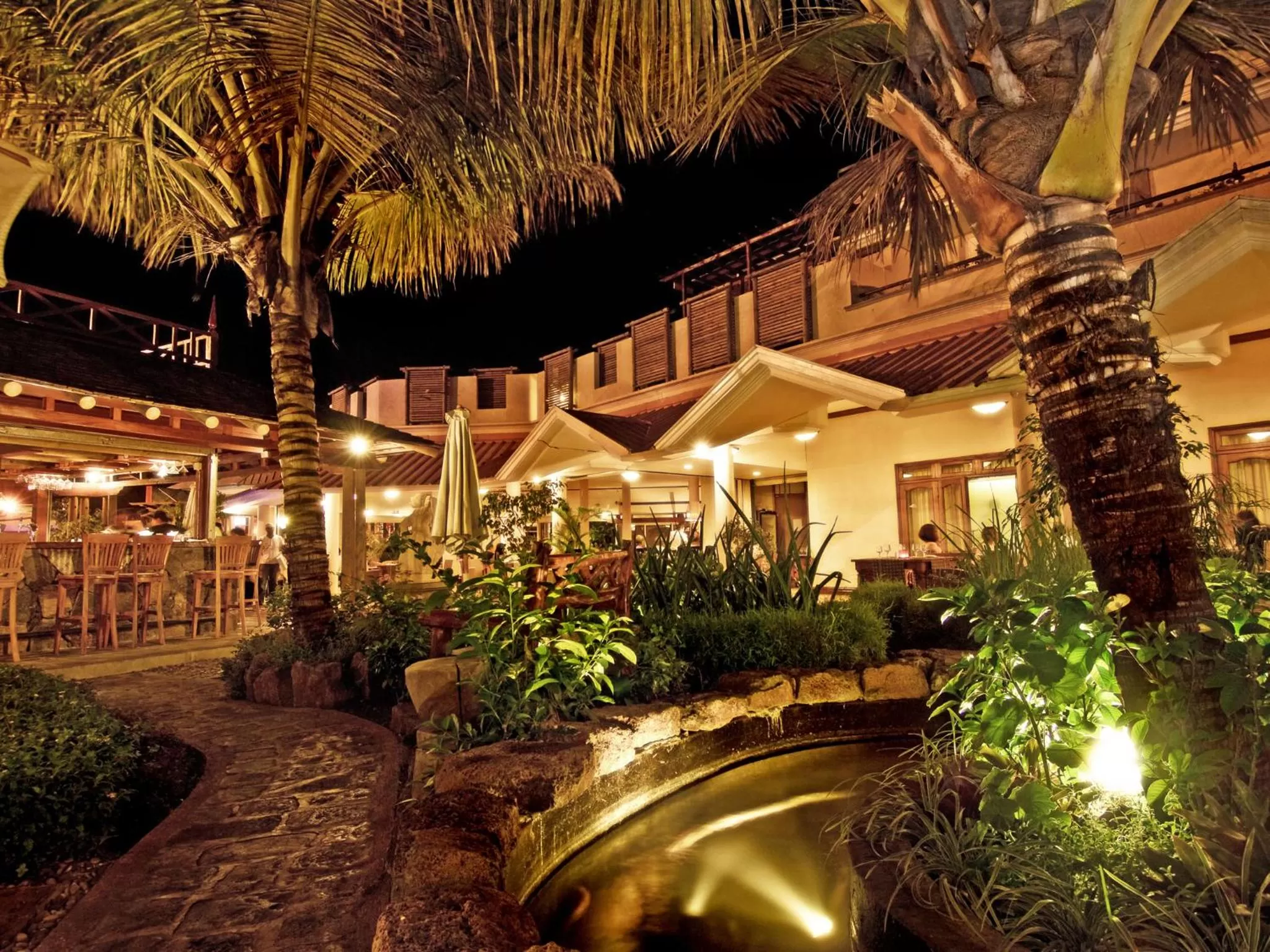 Restaurant/places to eat in Aanari Hotel & Spa- Mauritius