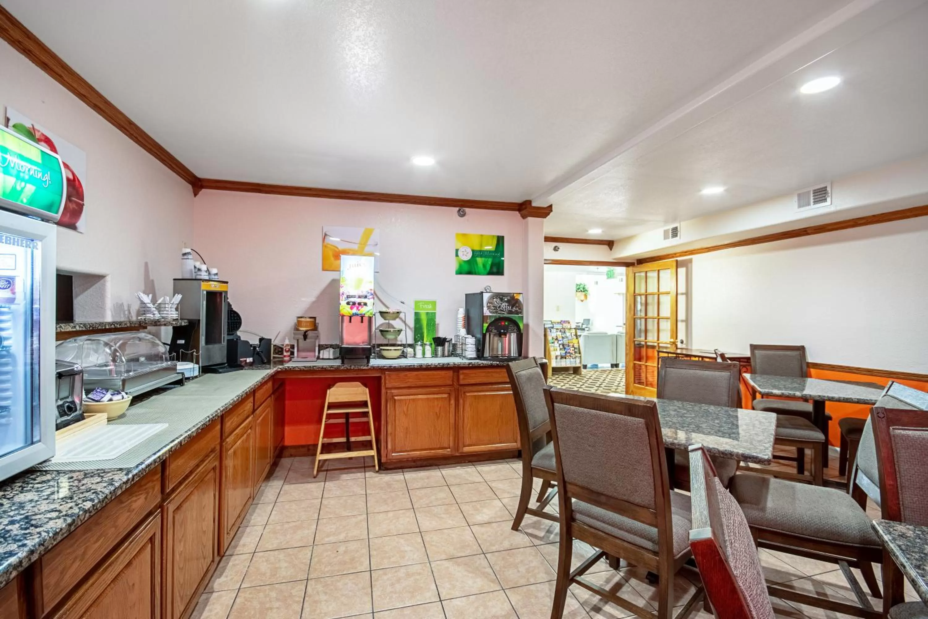 Breakfast in Quality Inn Dodge City