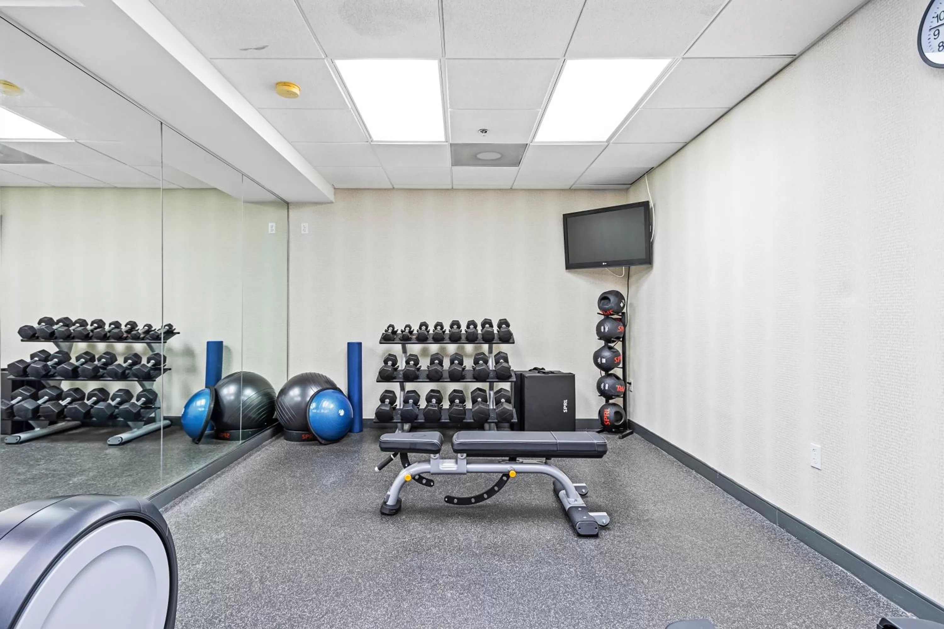 Fitness centre/facilities in Holiday Inn - St. Petersburg West by IHG