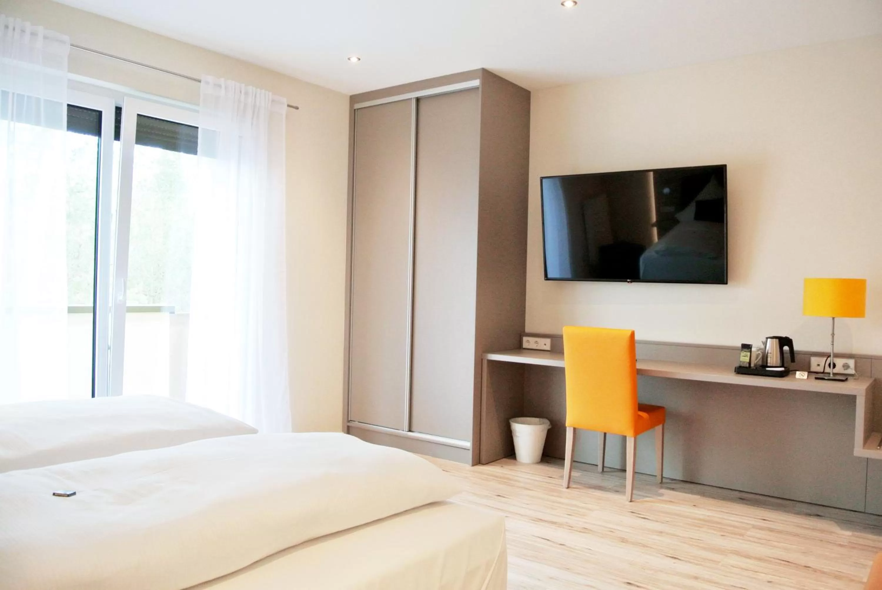 Photo of the whole room, Bed in Bernsteinsee Hotel&Ferien