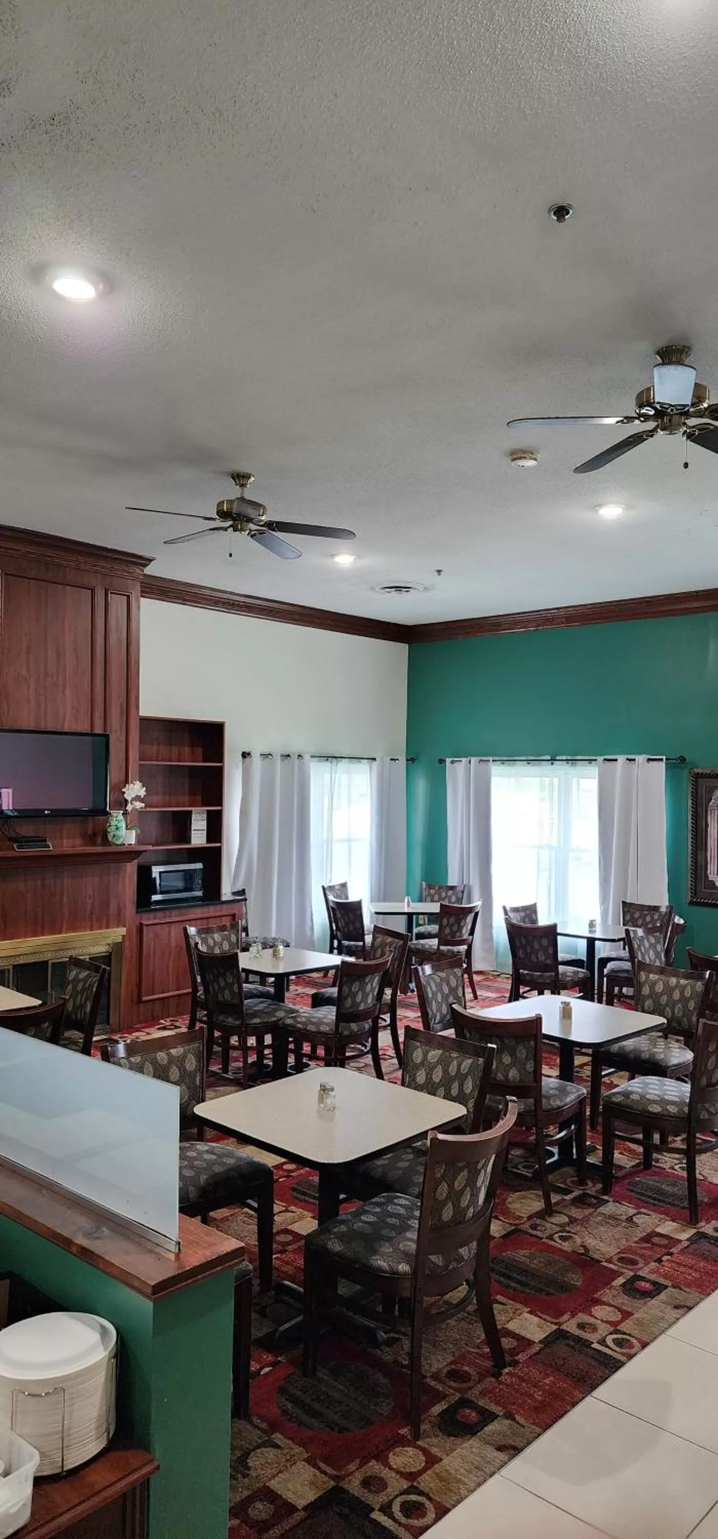 Buffet breakfast in Quality Inn Dry Ridge