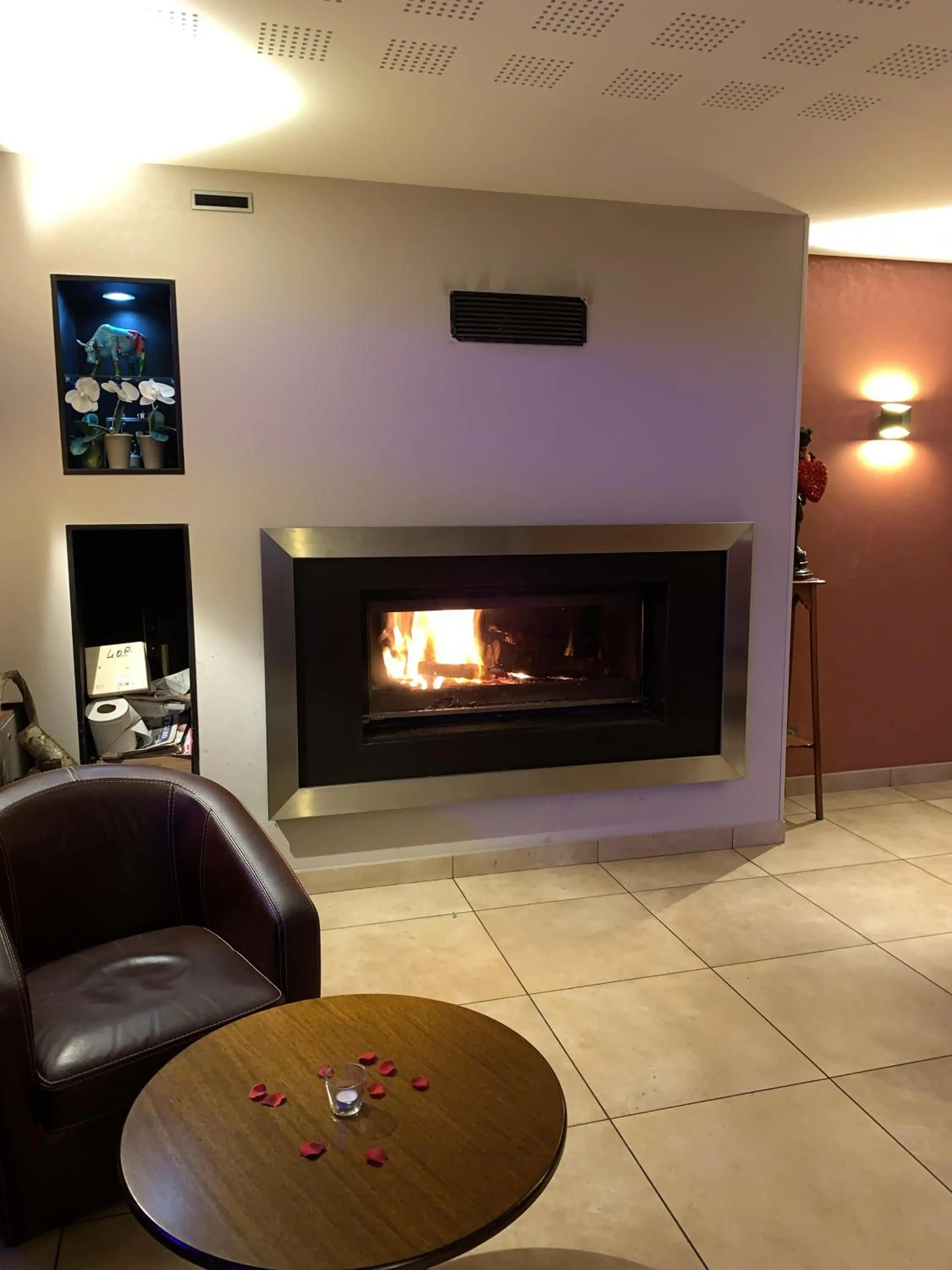 Living room in Logis Hôtel Restaurant Le Moulin de la Coudre