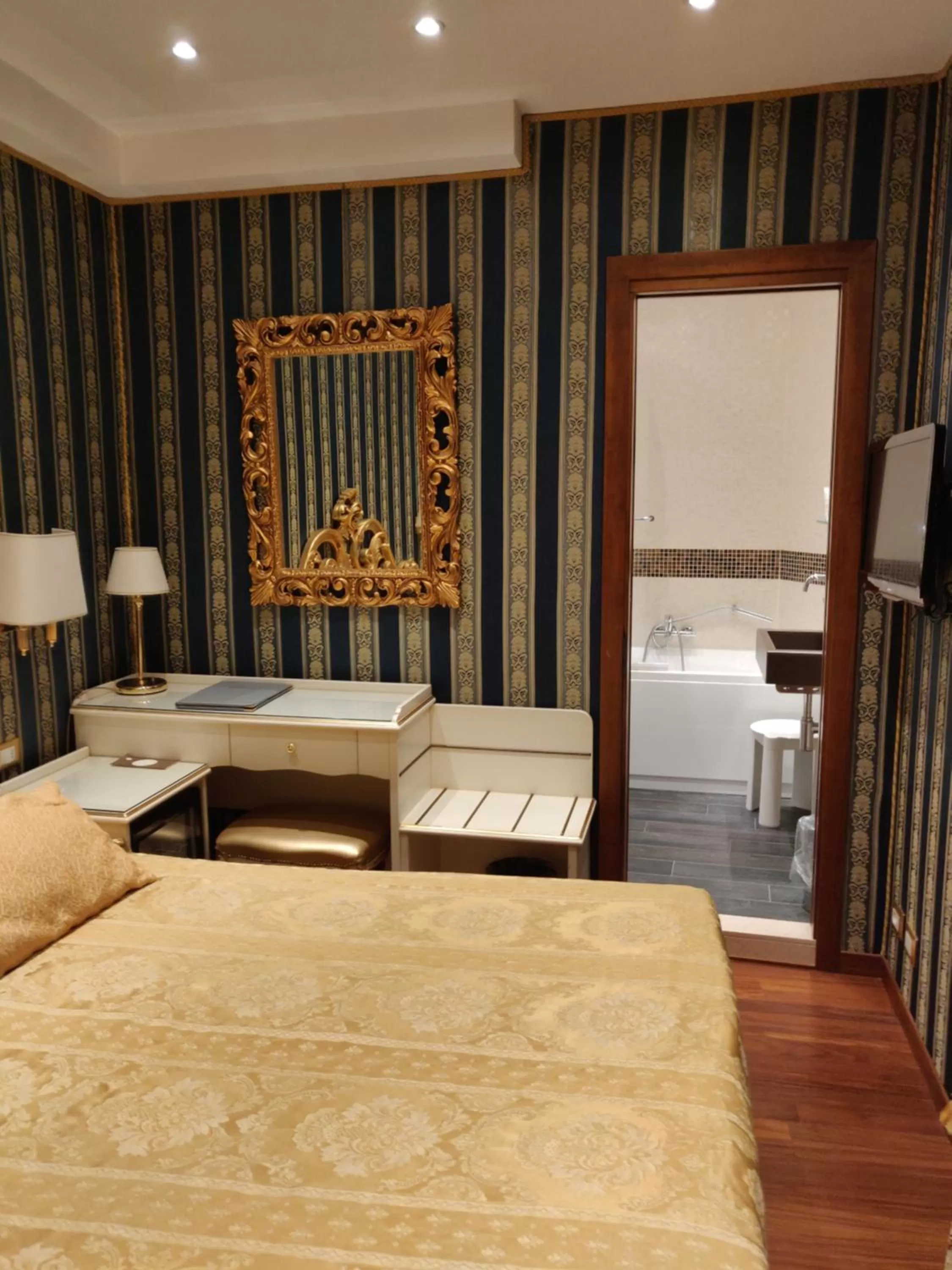 Bedroom, Bed in Hotel Ca' Marinella