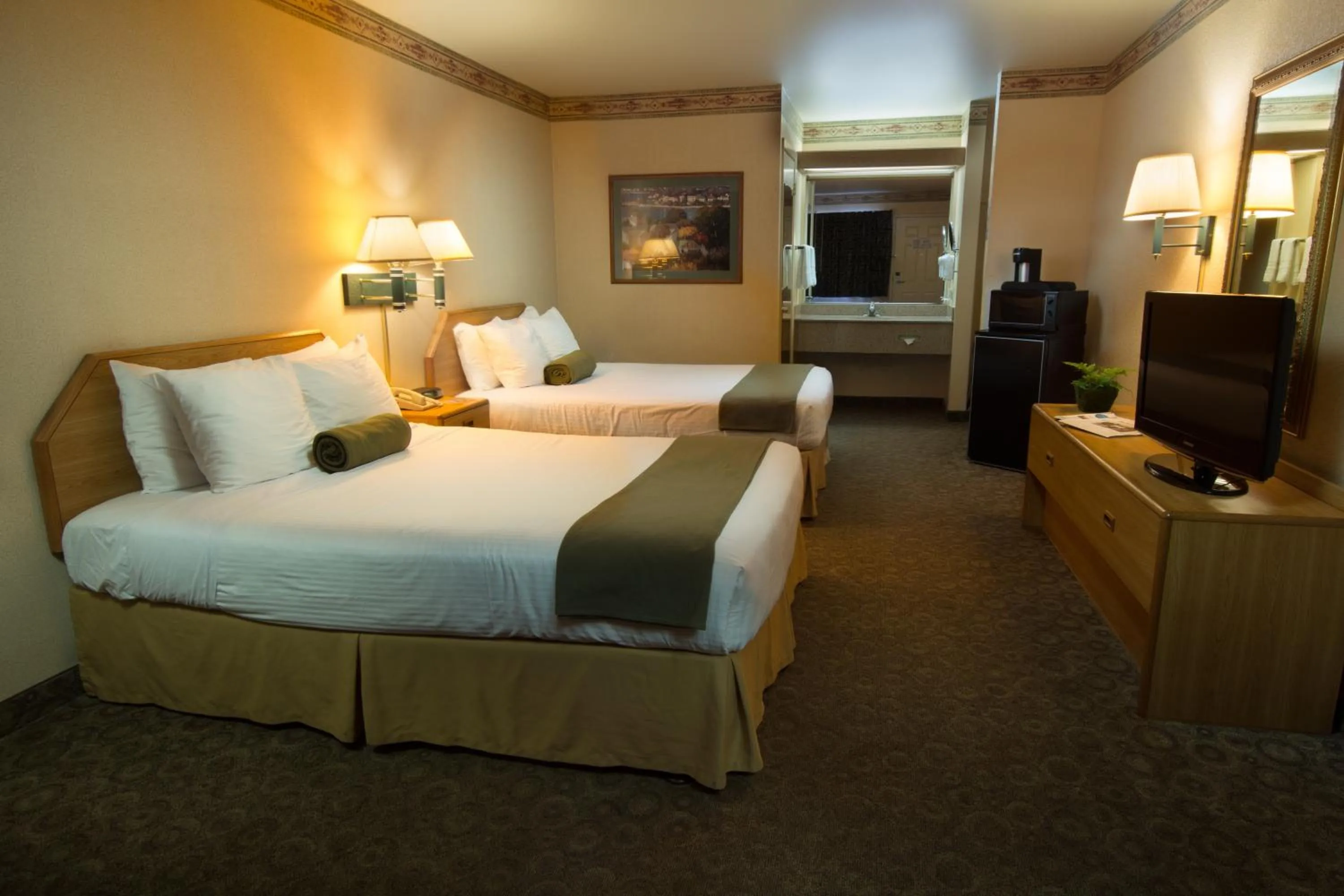 Photo of the whole room, Bed in The Redwood Riverwalk, a boutique hotel