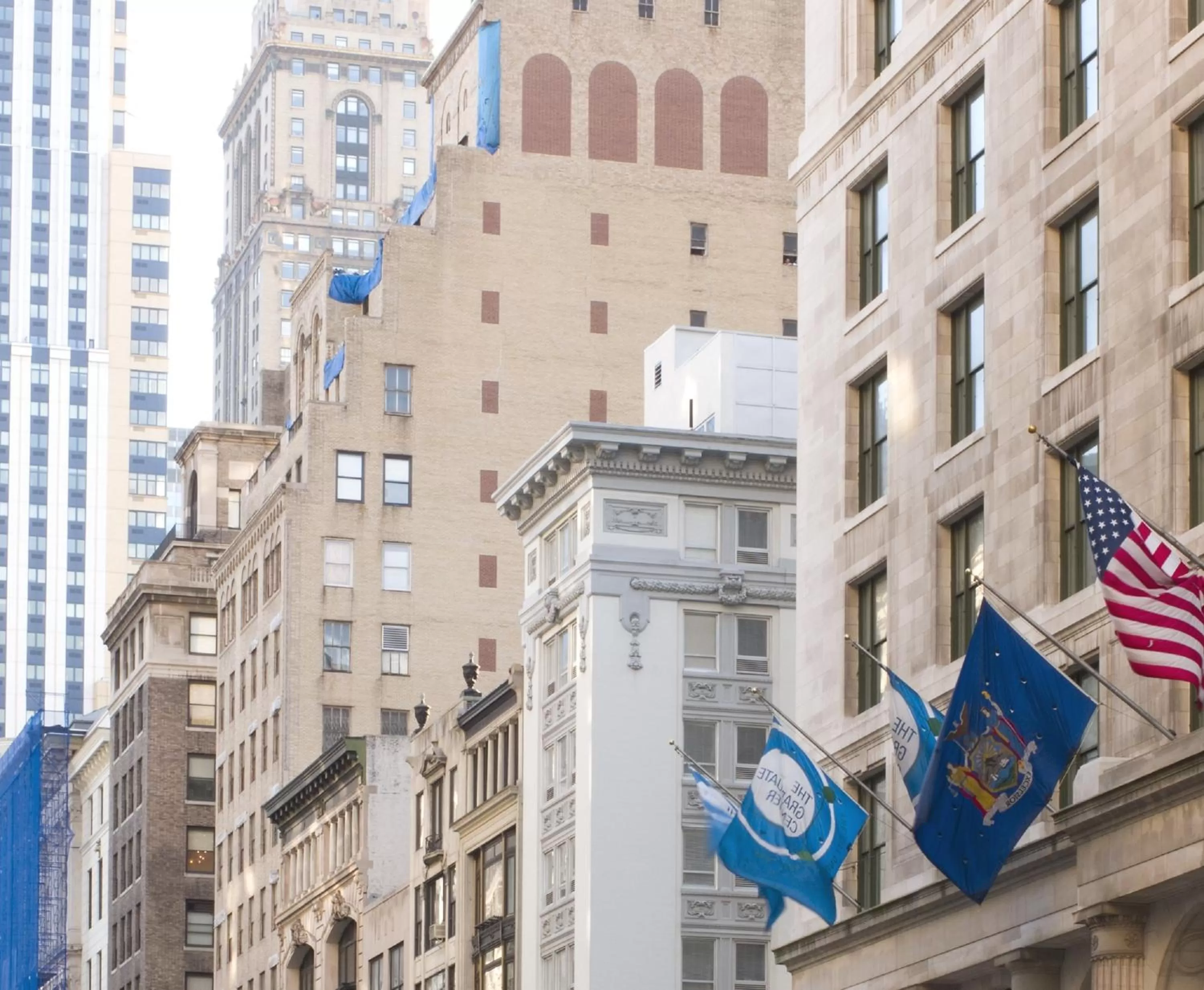 Facade/entrance in U Hotel Fifth Avenue, Empire State Building
