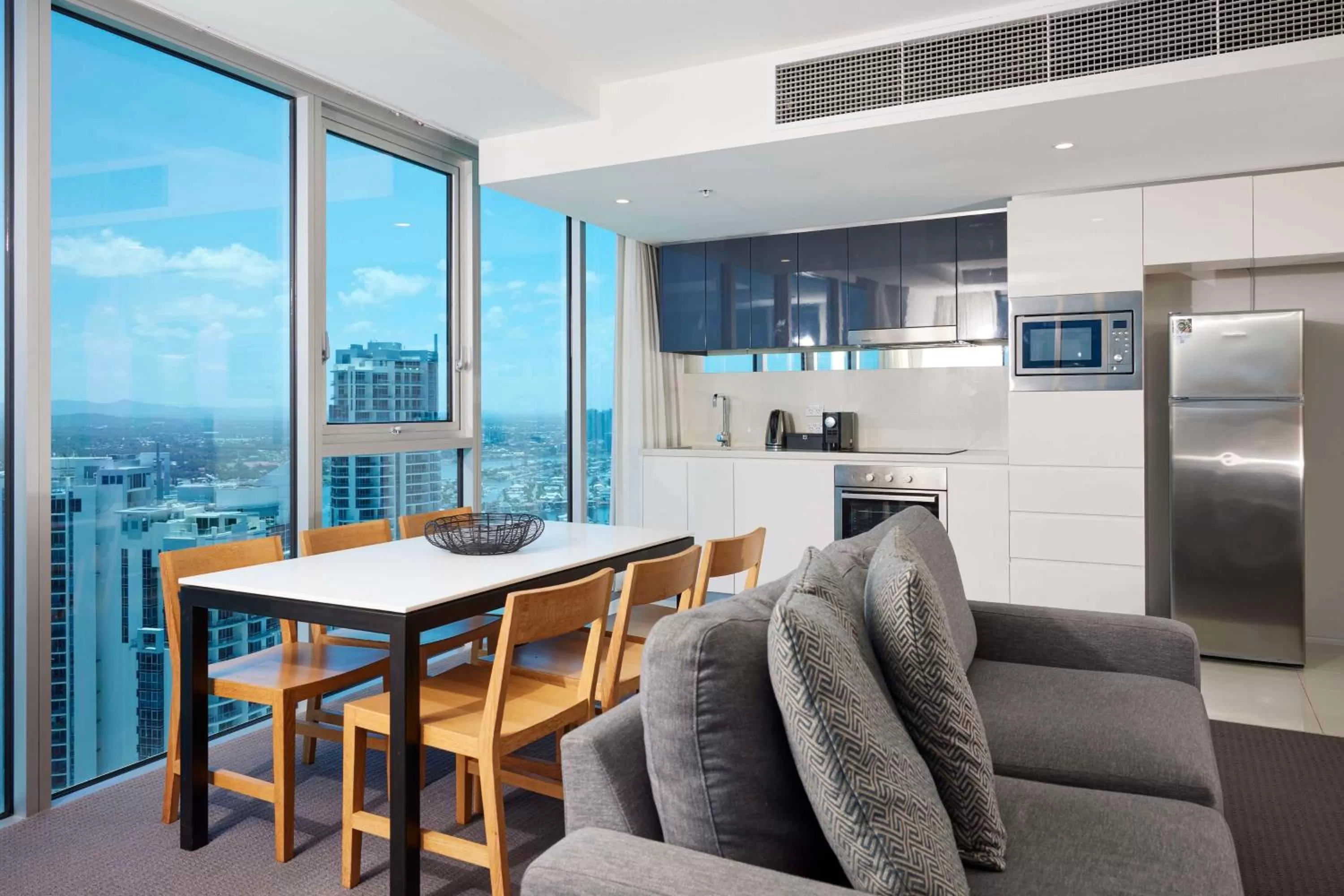 Living room in Hilton Surfers Paradise Hotel & Residences