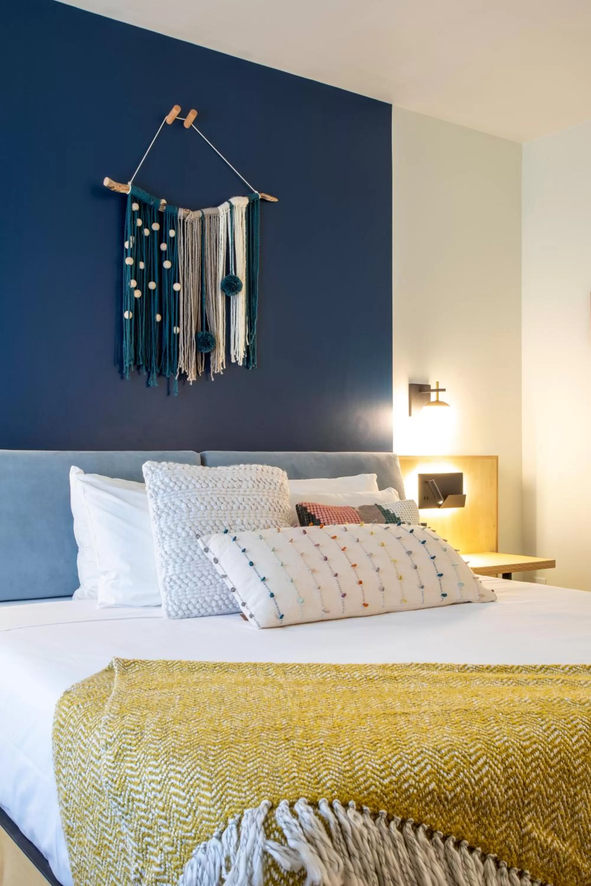 Bed in The Monterey Motel