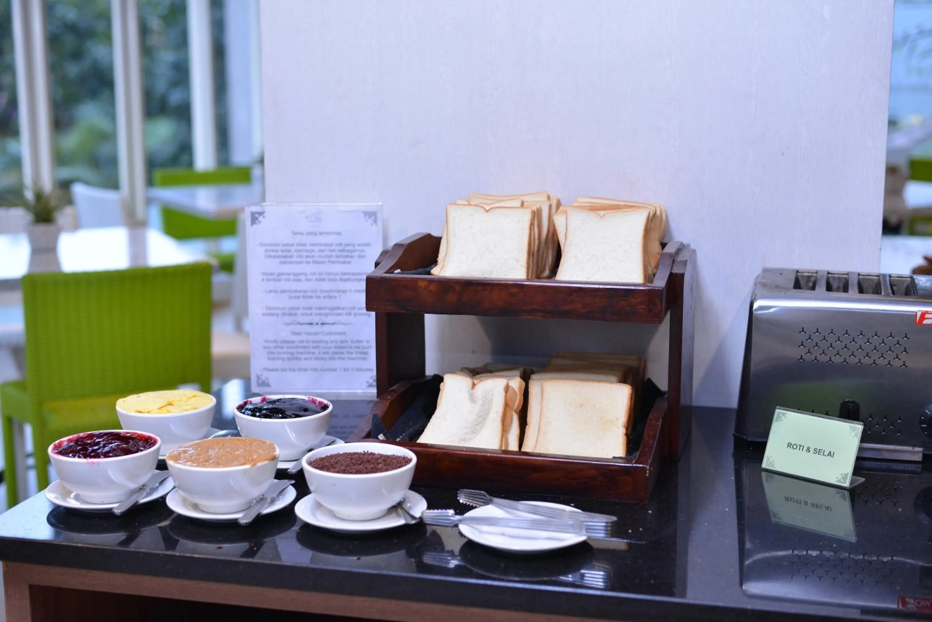 Breakfast in Whiz Prime Hotel Pajajaran Bogor