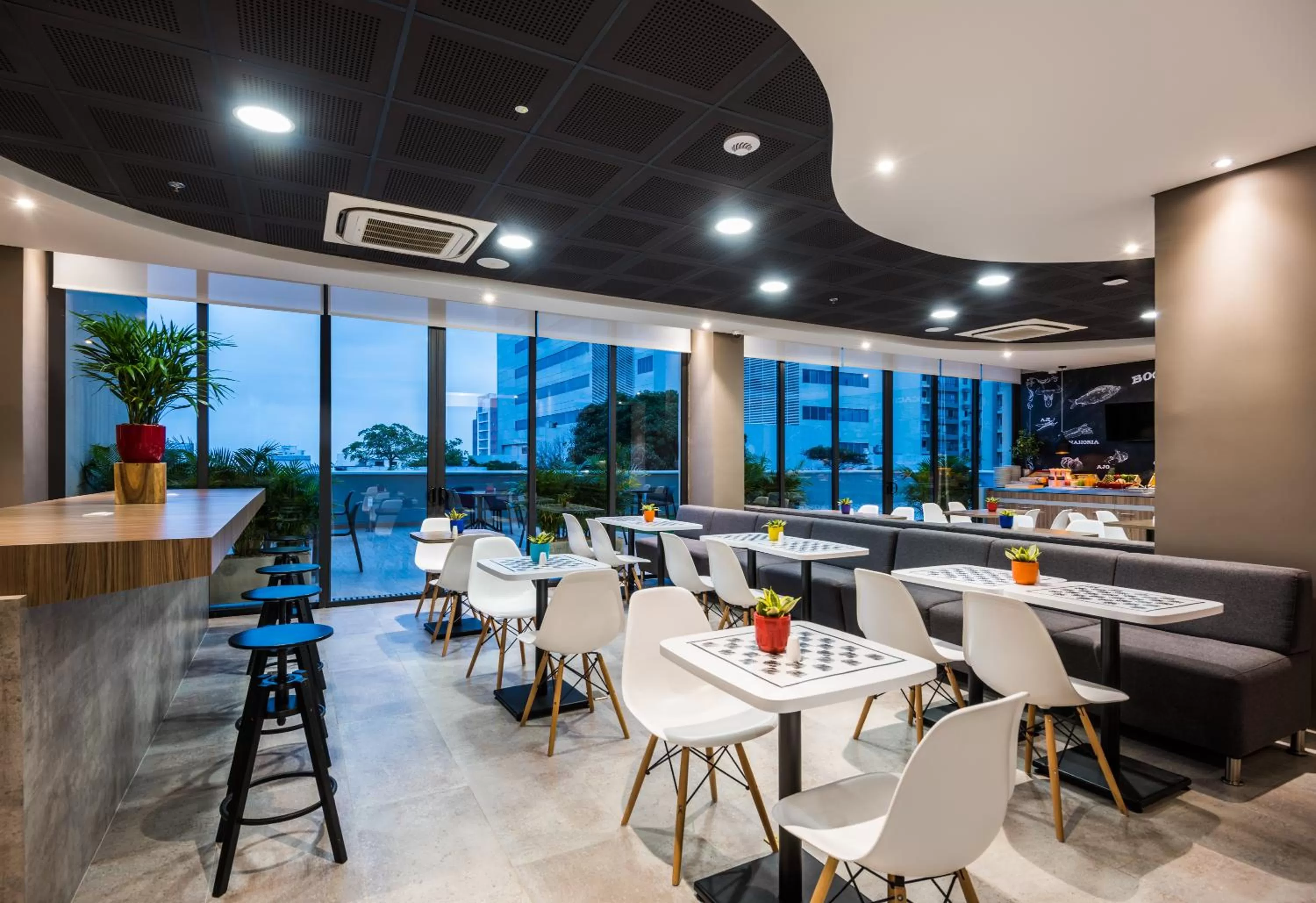 Restaurant/places to eat in ibis Barranquilla