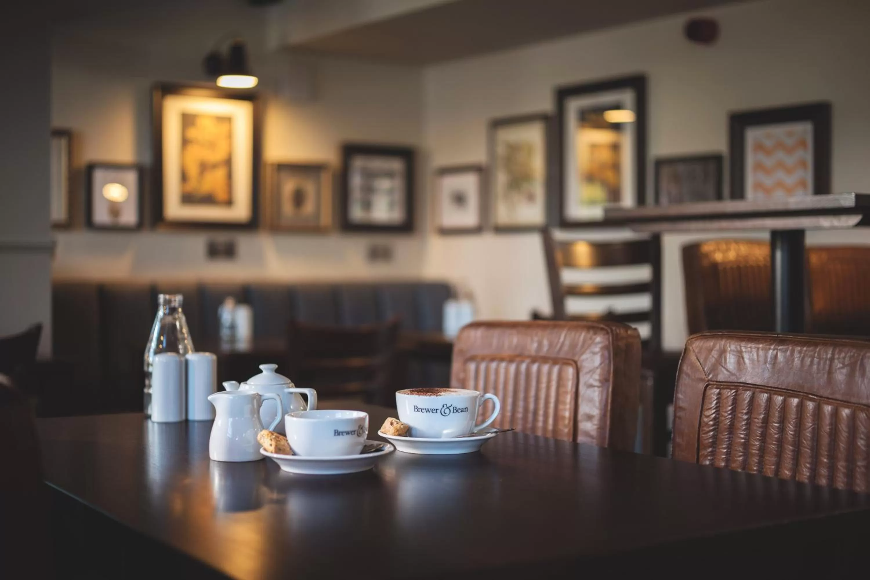 Lounge or bar in County Arms