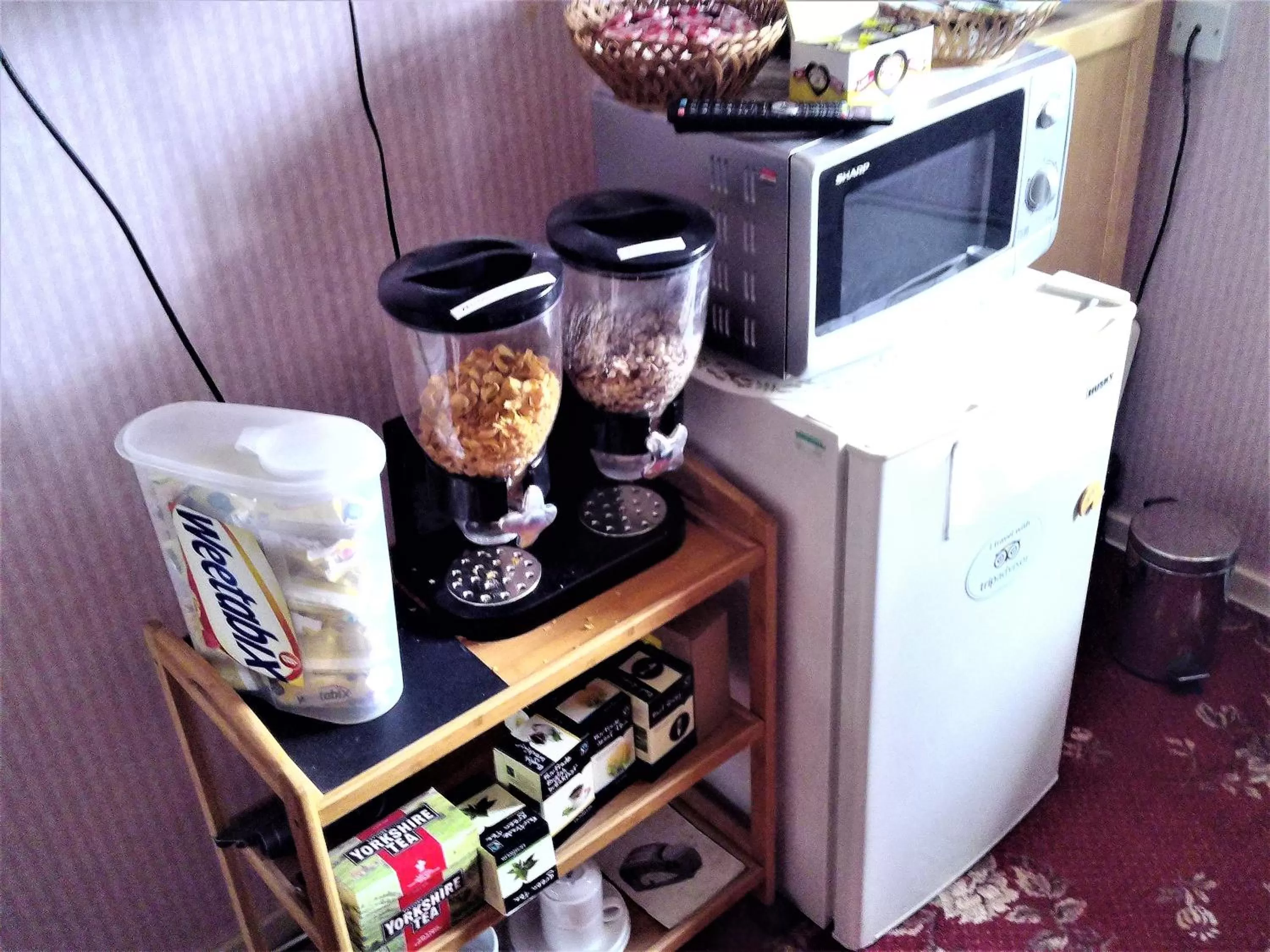 Breakfast in Mike & Carolyn Ball B&B