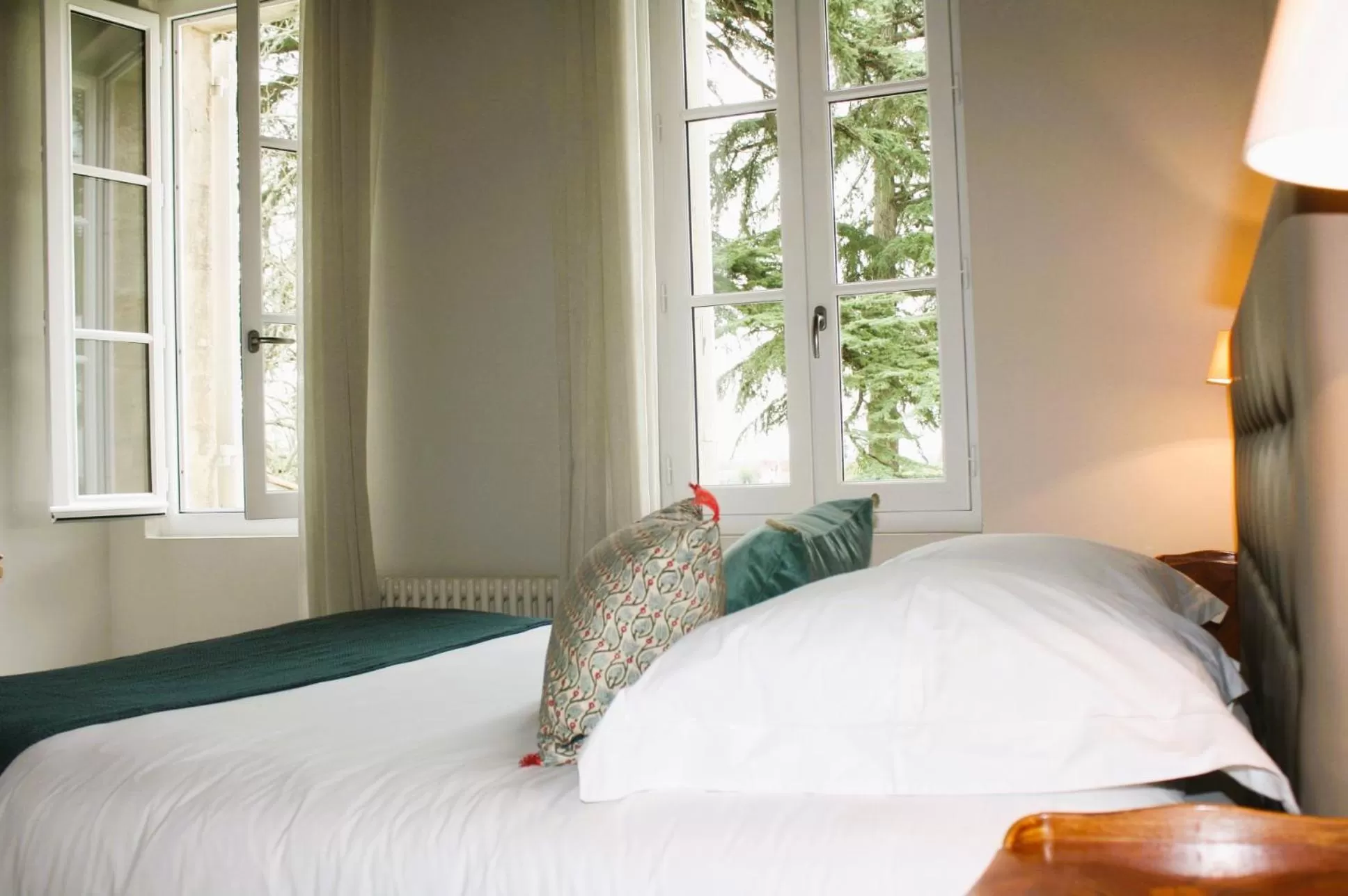 Queen Room with Garden View in Château Bonalgue - Pomerol