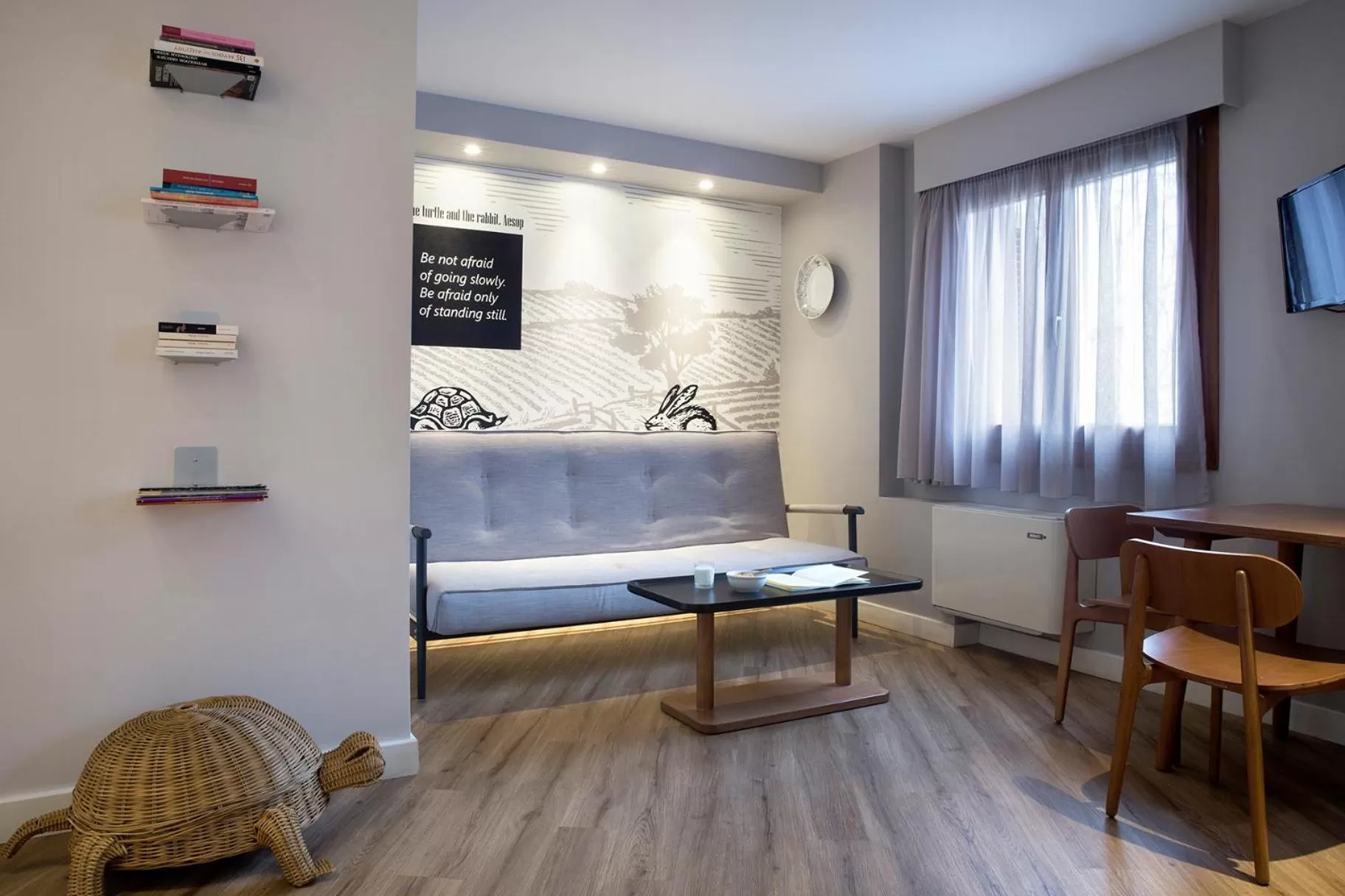 Photo of the whole room, Bed in Apollon Library Suites