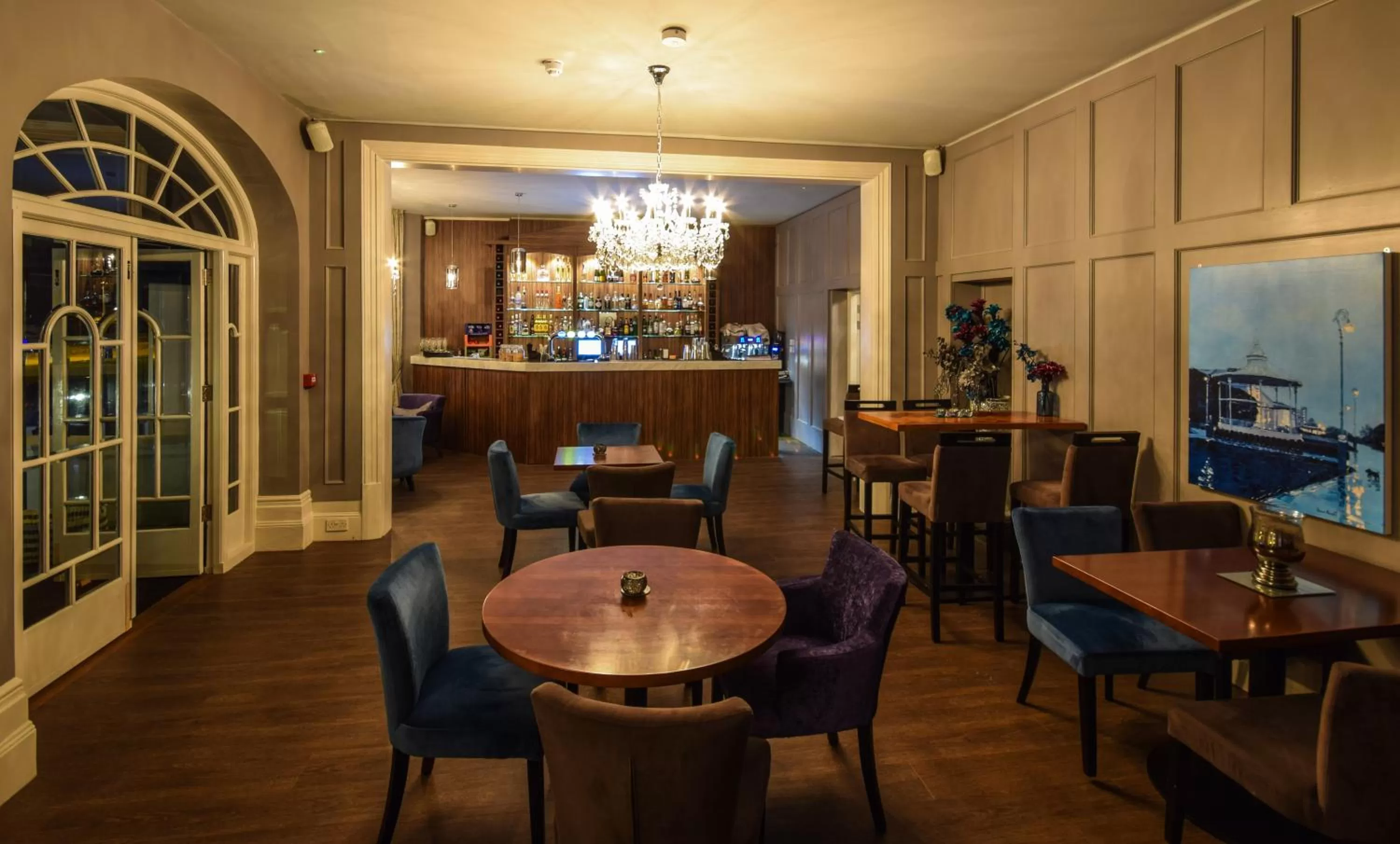 Drinks in The View Hotel Folkestone, a member of Radisson Individuals