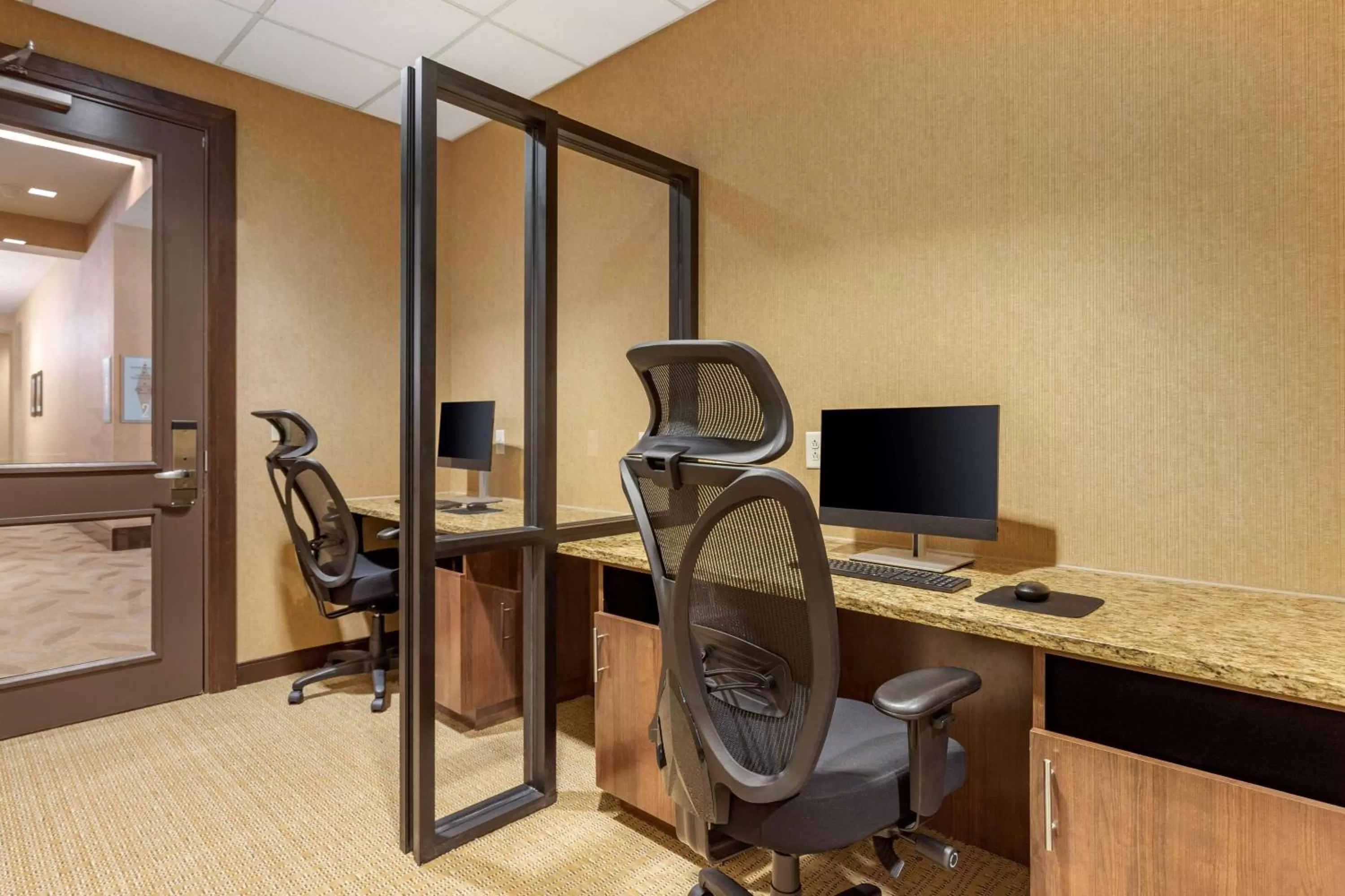 Business facilities in Hilton Vacation Club Oceanaire Virginia Beach