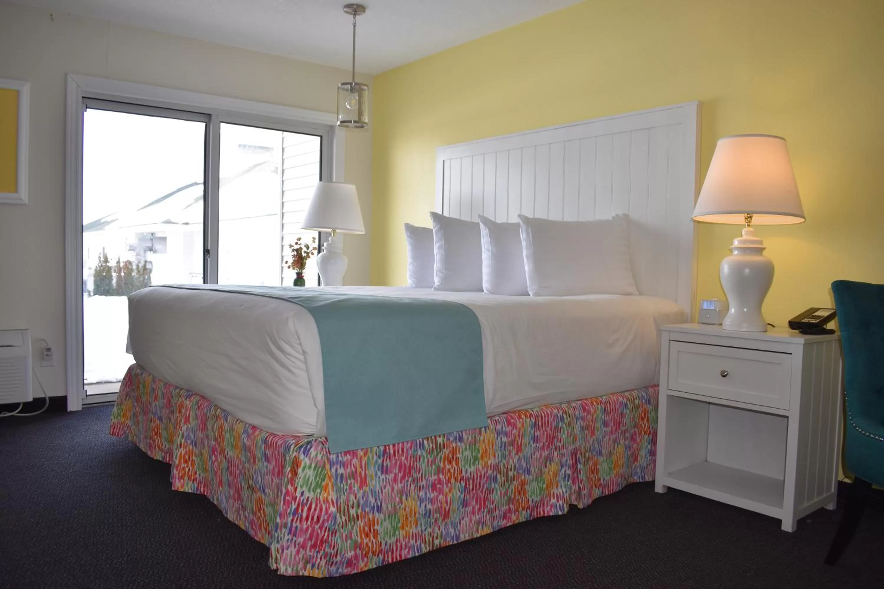 Bed in Breakers Resort - Lakeside