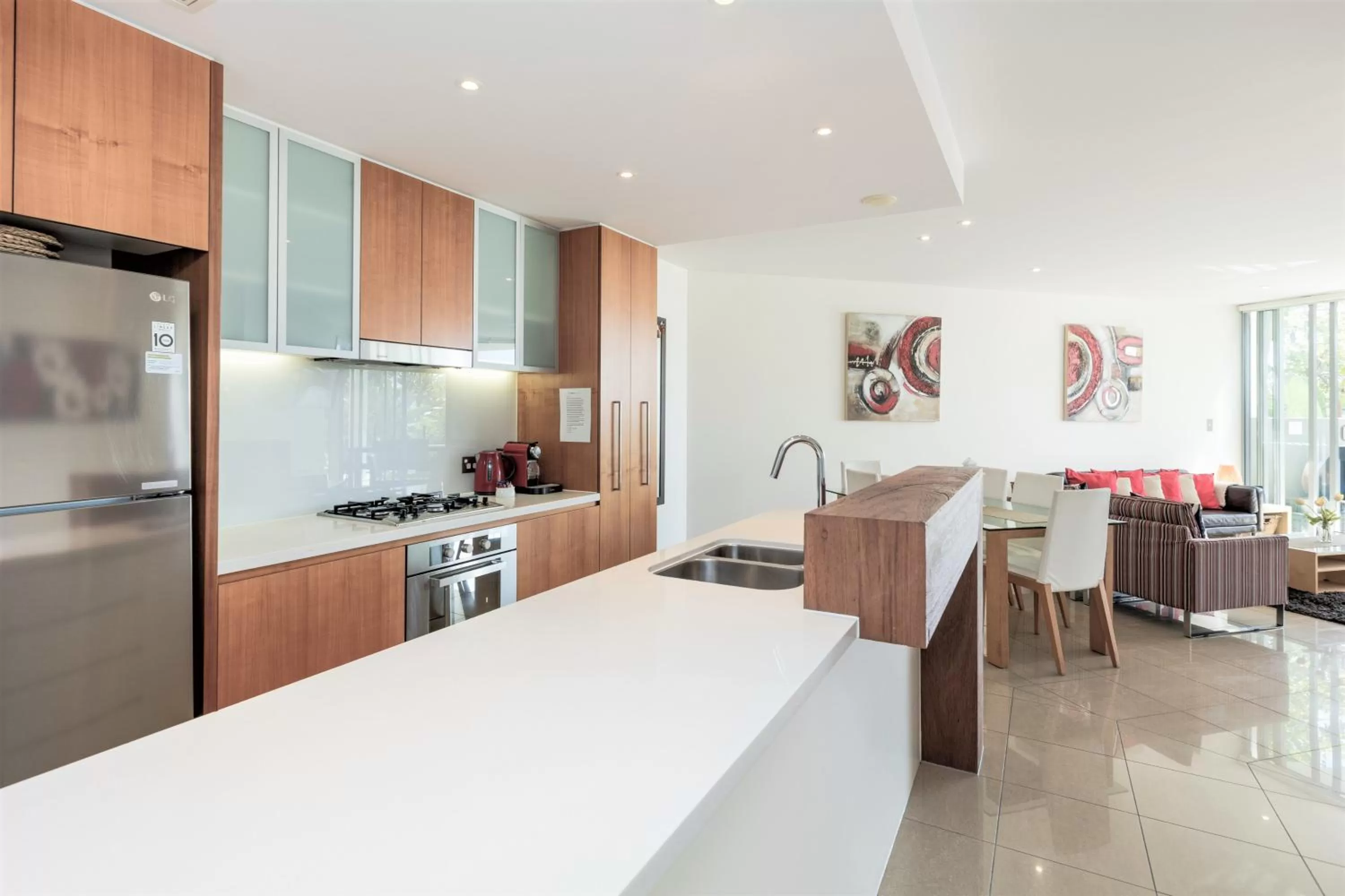 Kitchen or kitchenette in Cotton Beach Resort - Tweed Coast Holidays ®