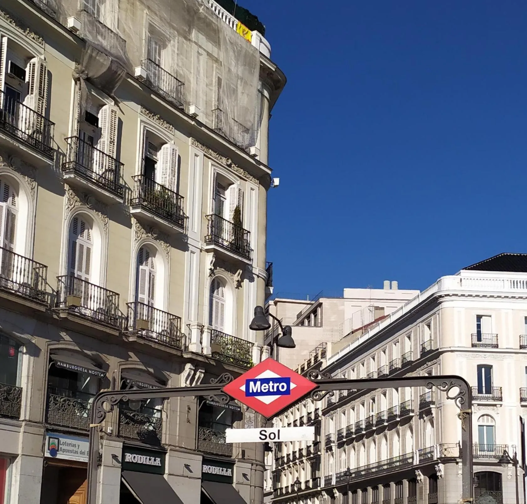 Neighbourhood in Hostal Inn Madrid