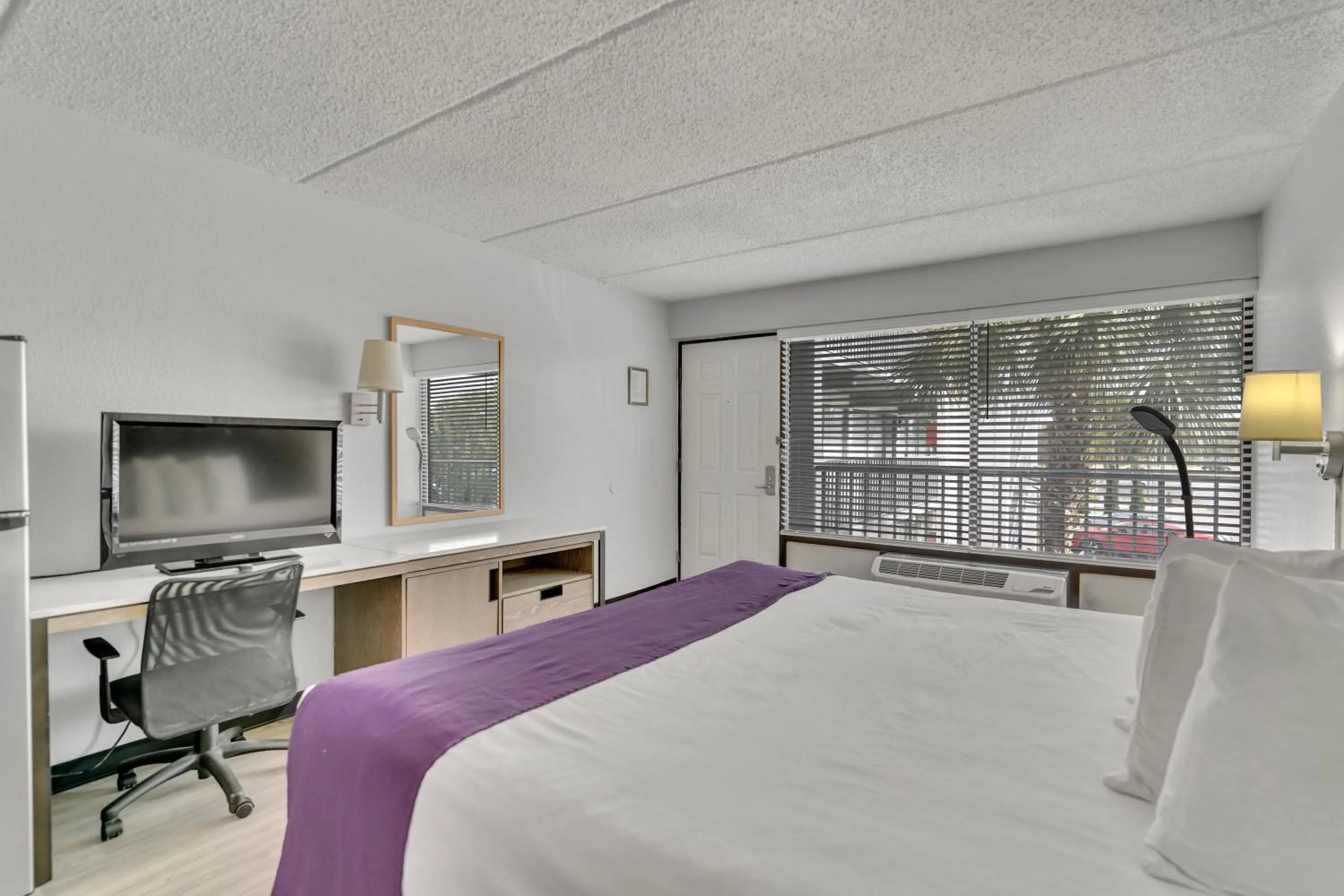 Evening entertainment in Vivo Living Kissimmee West