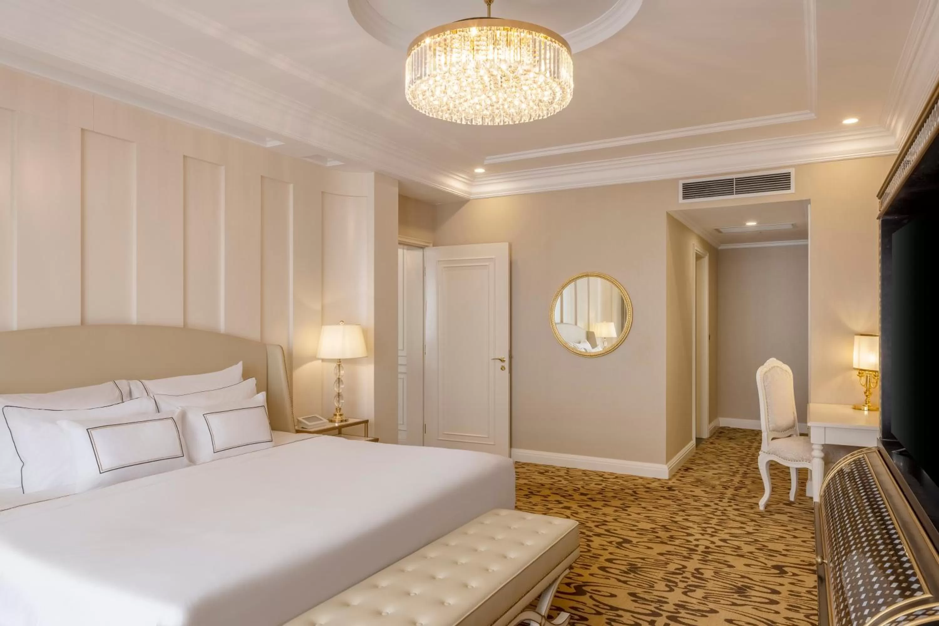 Bed in Meliá Vinpearl Phu Ly