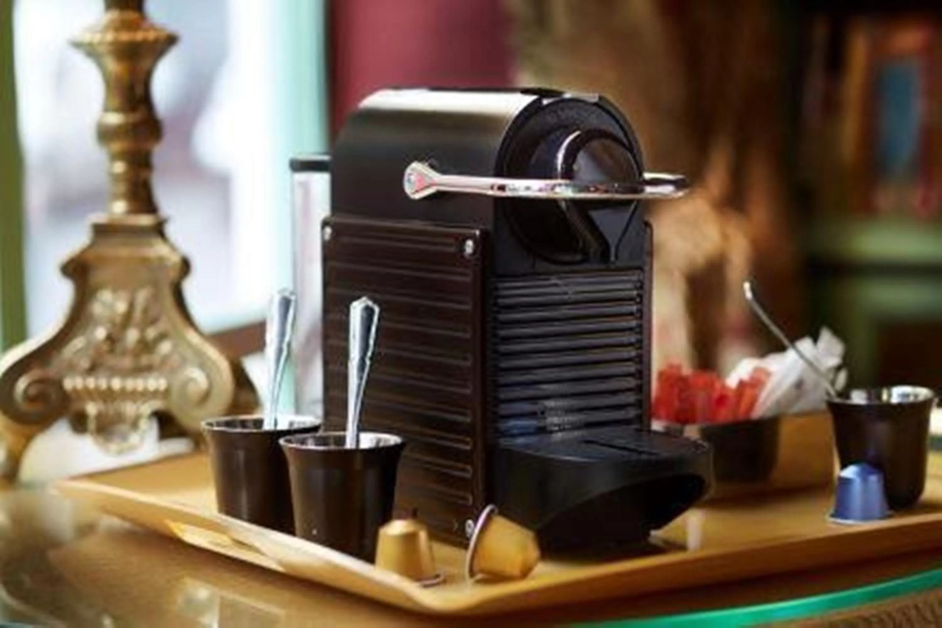 Coffee/tea facilities in Relais Du Louvre