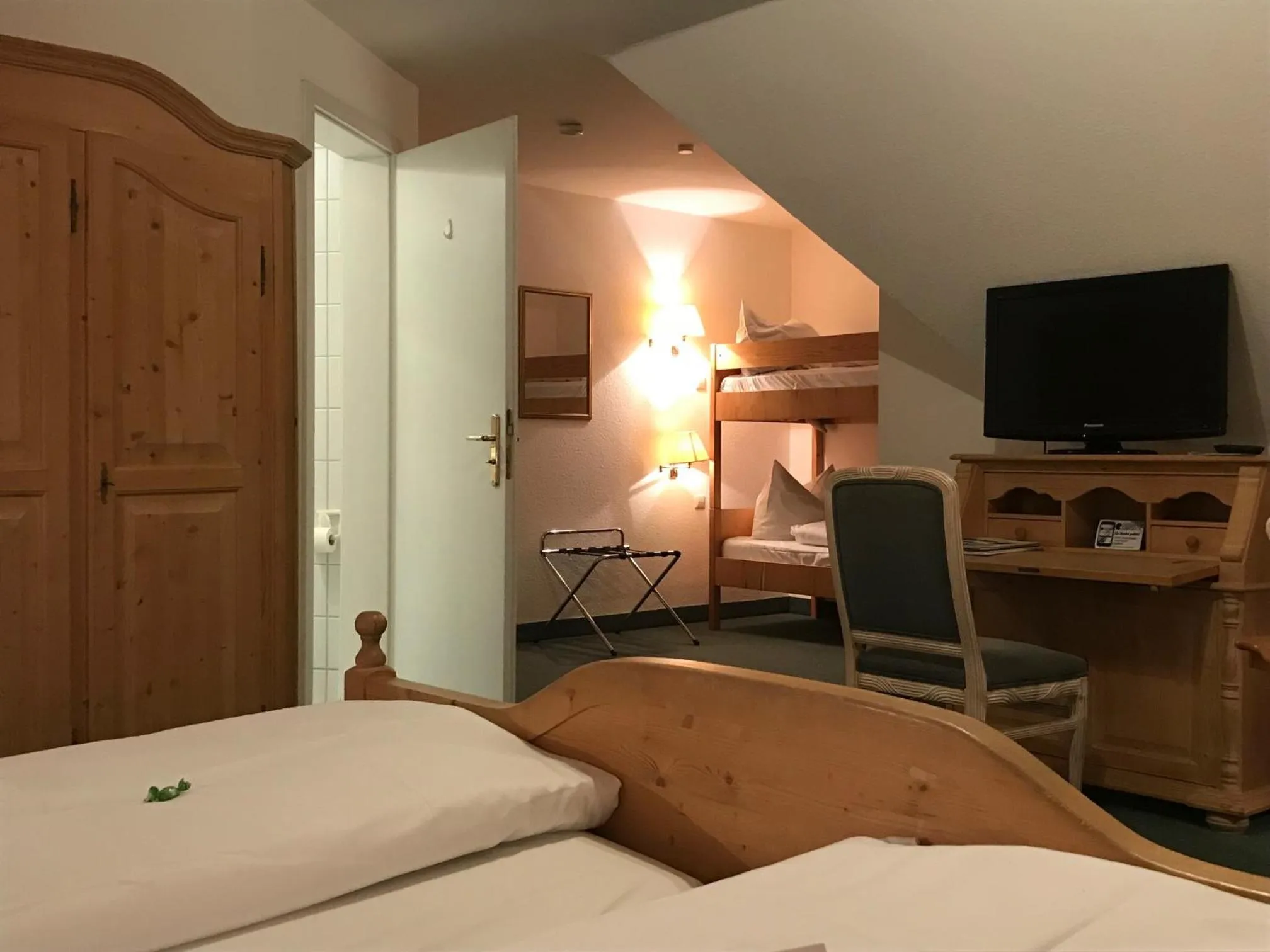 Decorative detail, Bed in Flair Hotel Vier Jahreszeiten