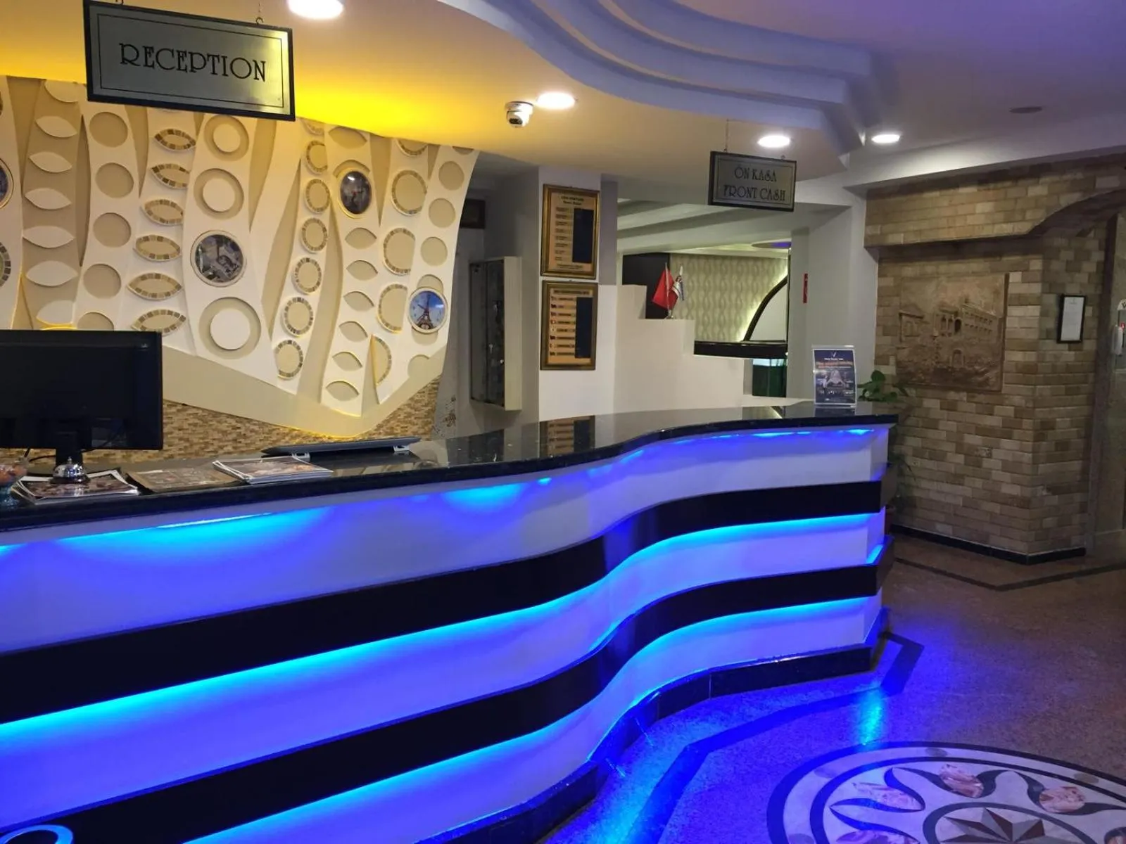 Lobby or reception in Buyuk Velic Hotel