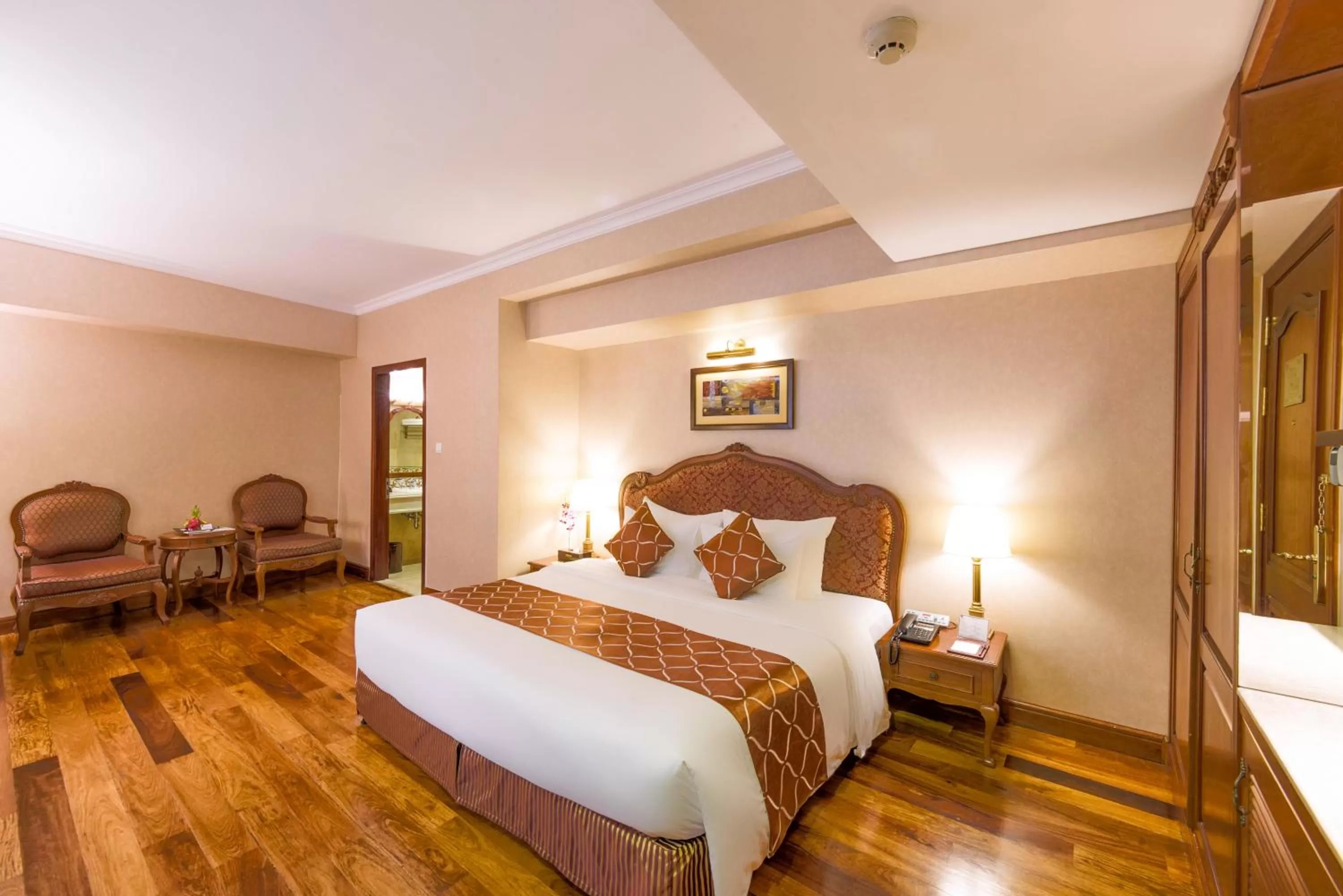 Bed in Hotel Grand Saigon