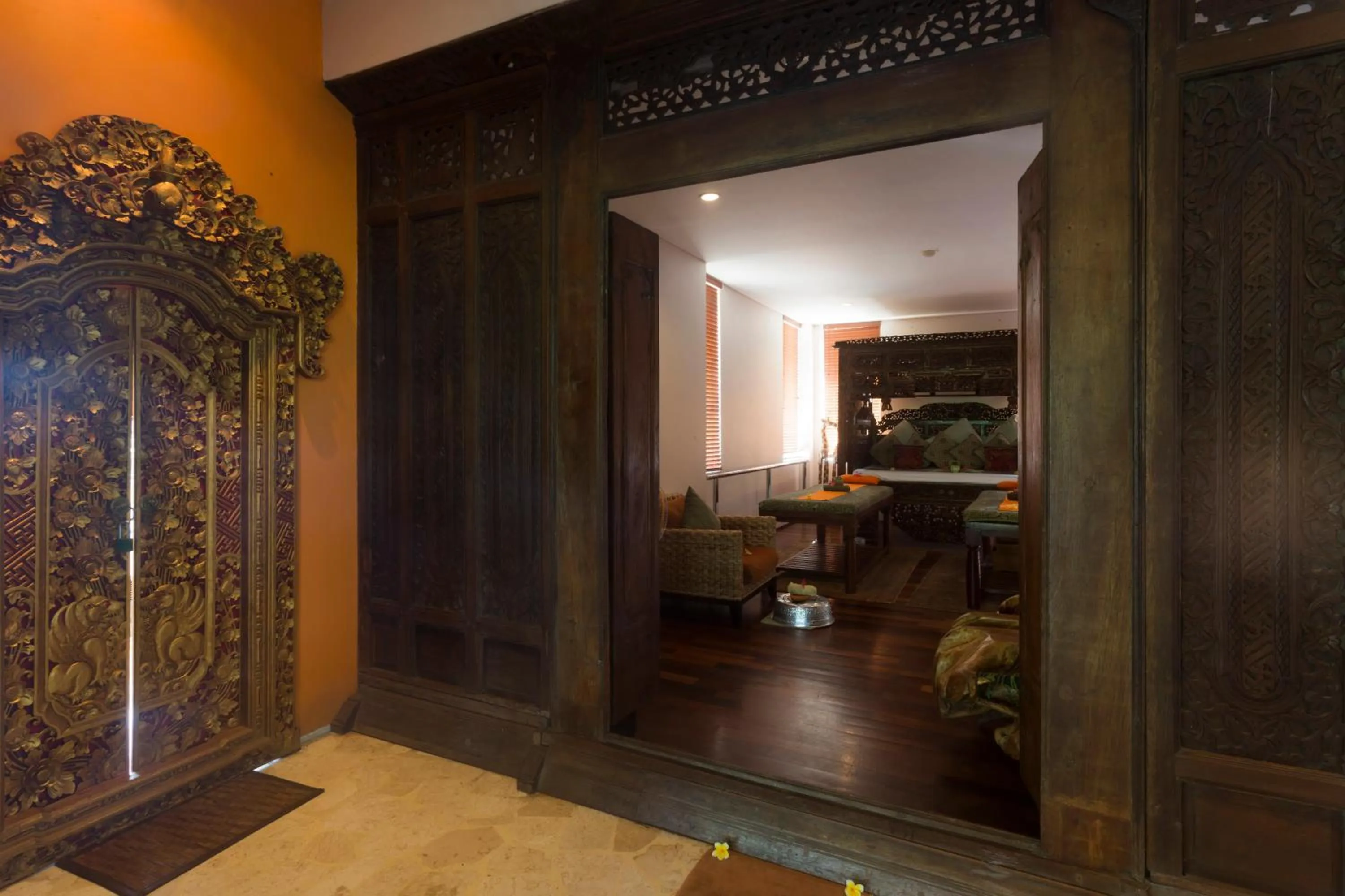 Massage in Anahata Villas and Spa Resort