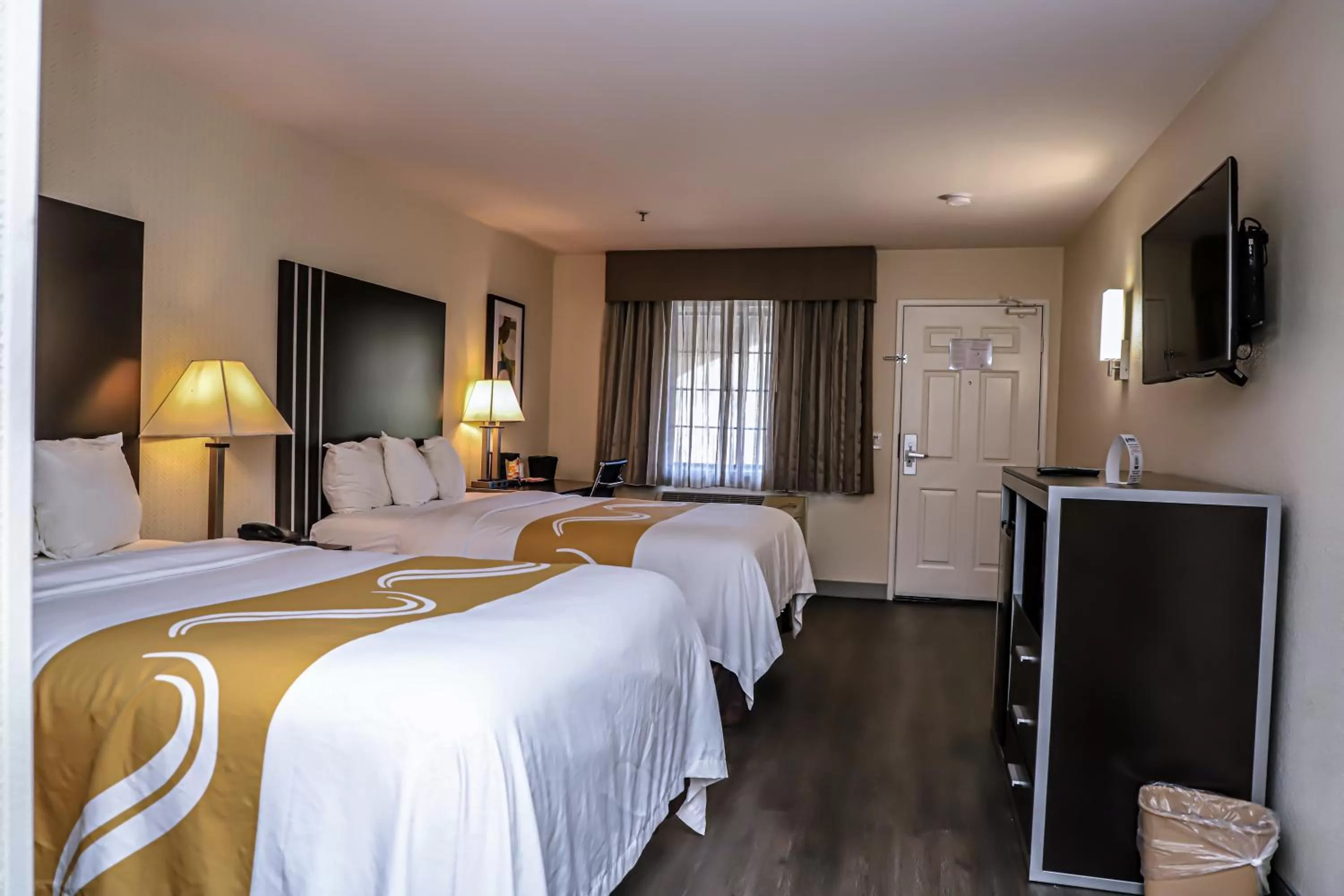 Bedroom, Bed in Quality Inn & Suites Camarillo-Oxnard