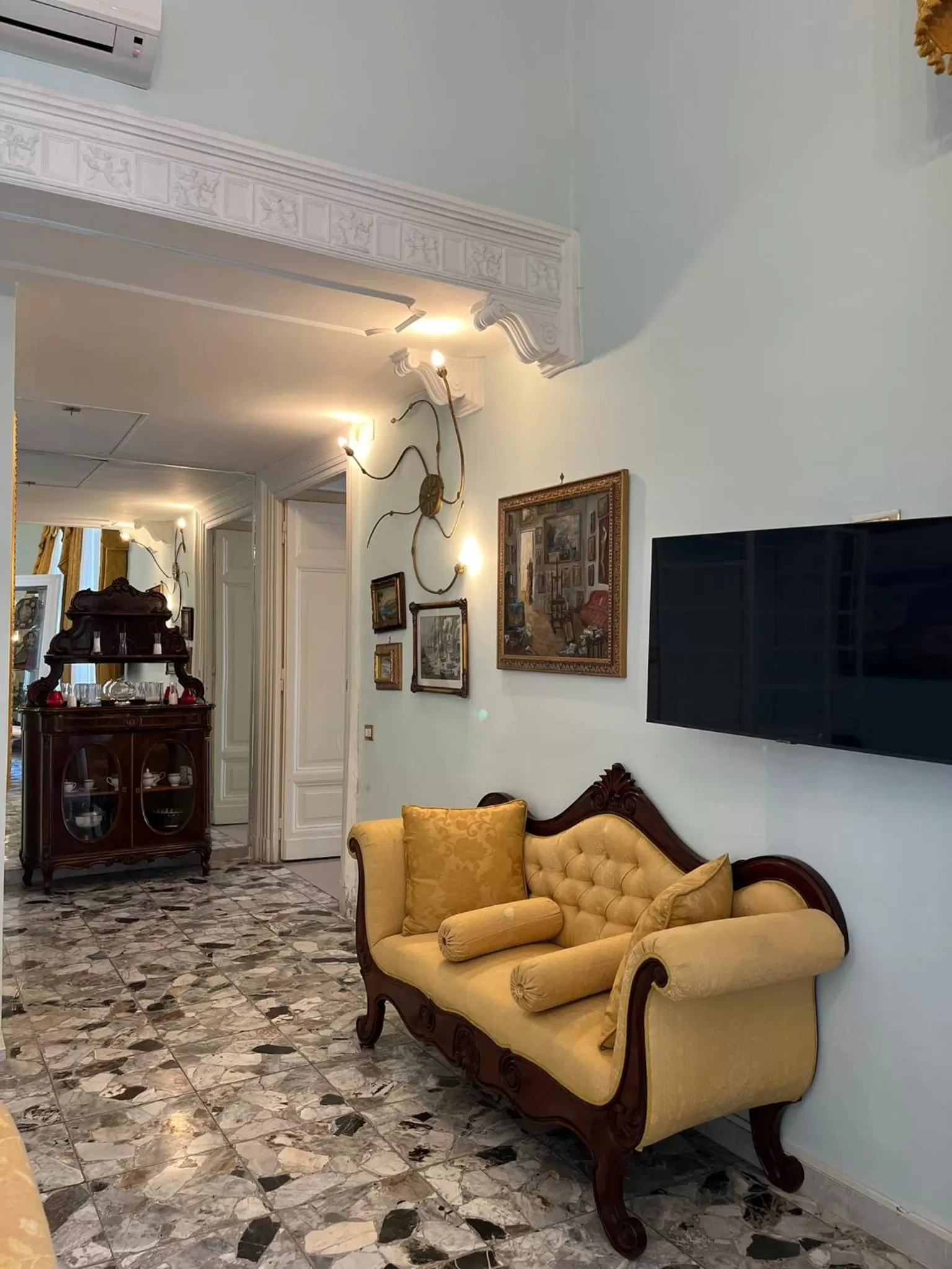 Living room in B&B Art Suite Santa Brigida