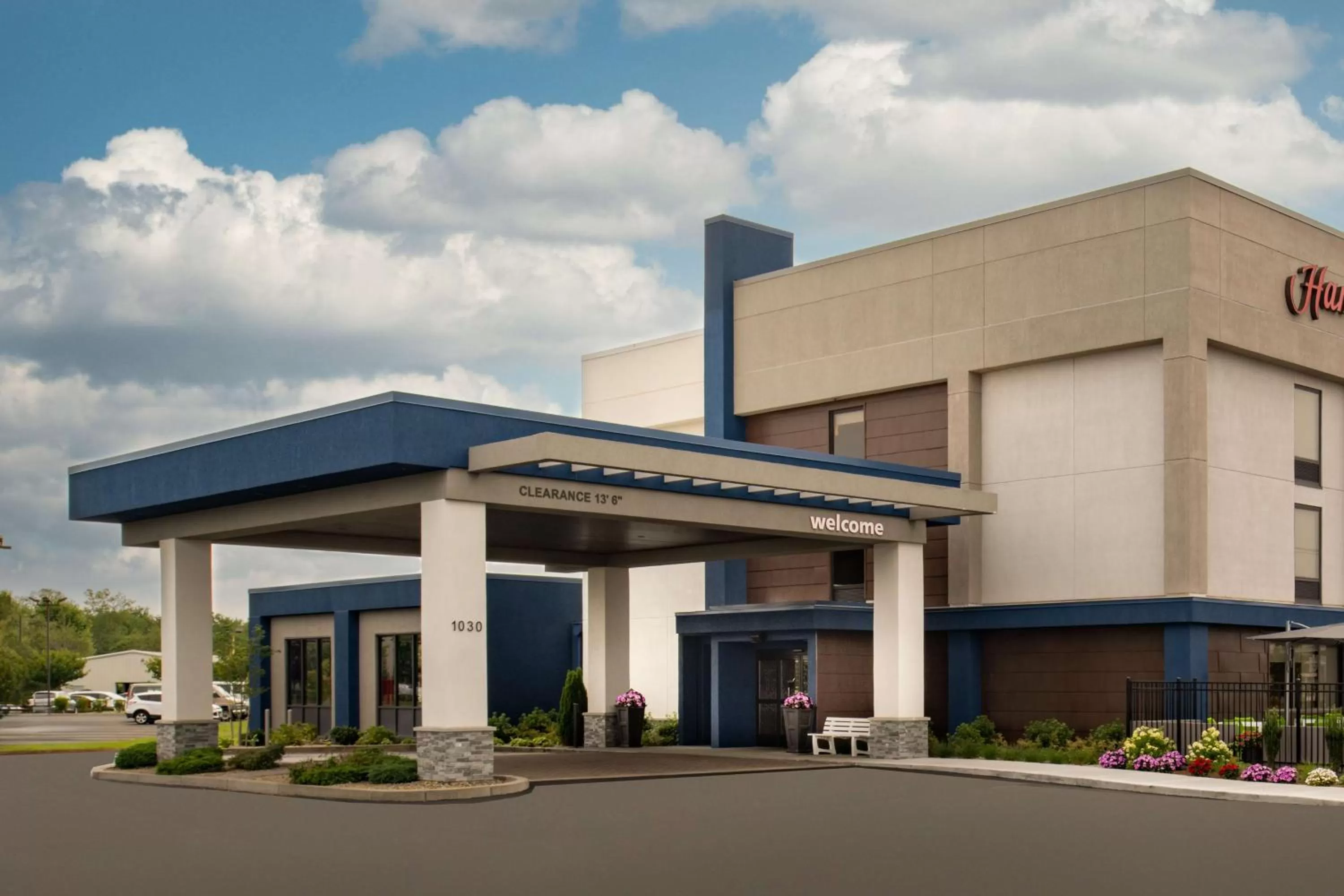 Property building in Hampton Inn Seekonk