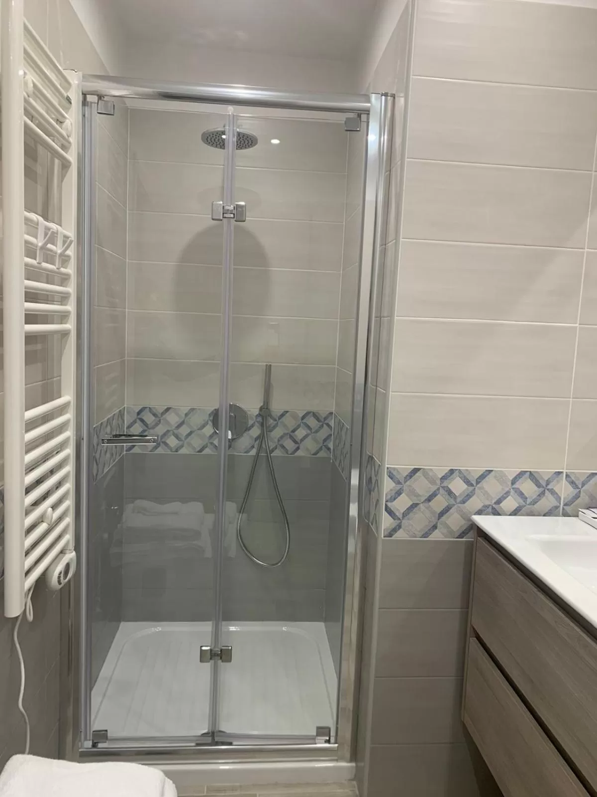 Shower in Tripepi suites