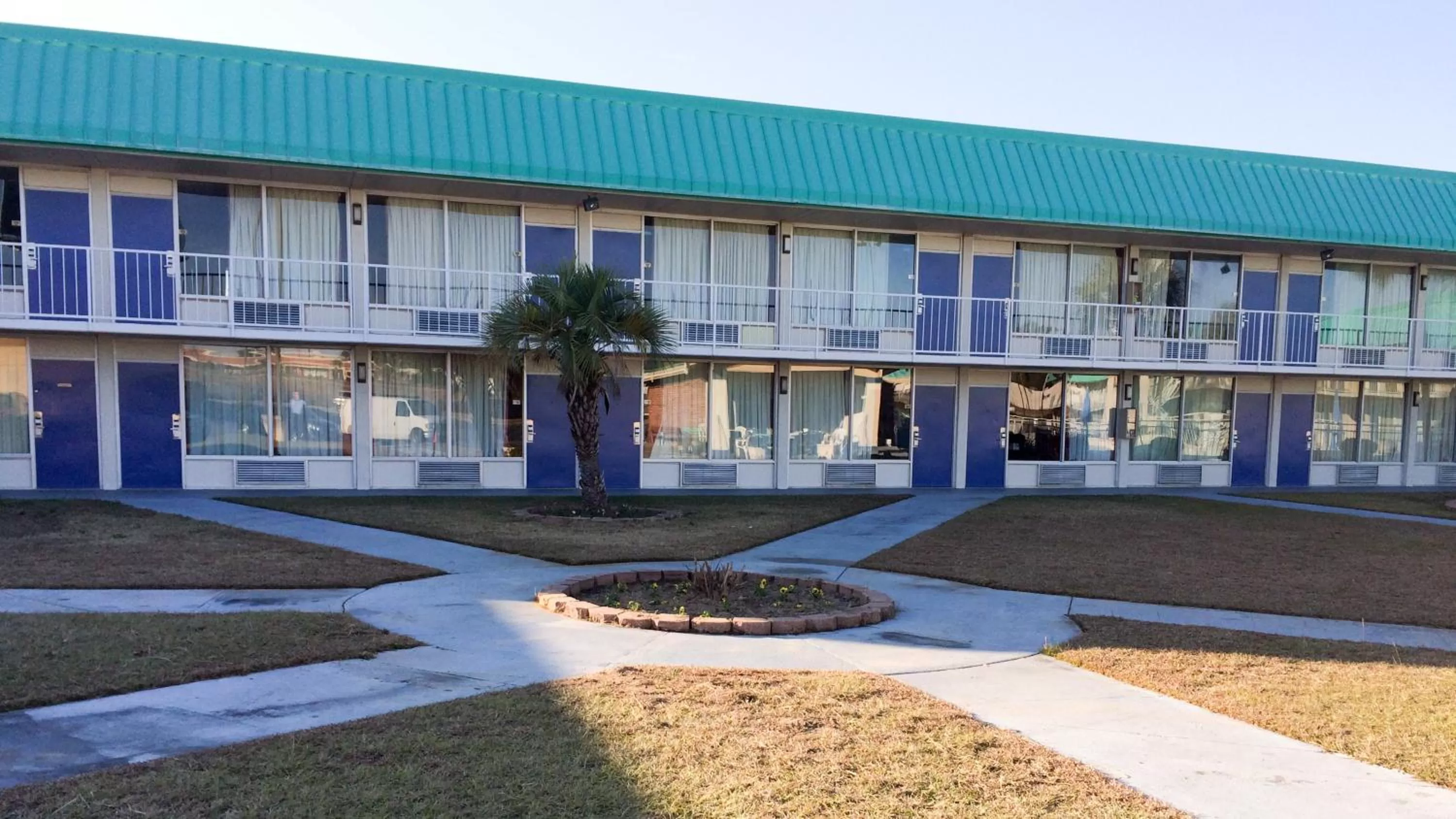 Property building in Motel 6-Tifton, GA