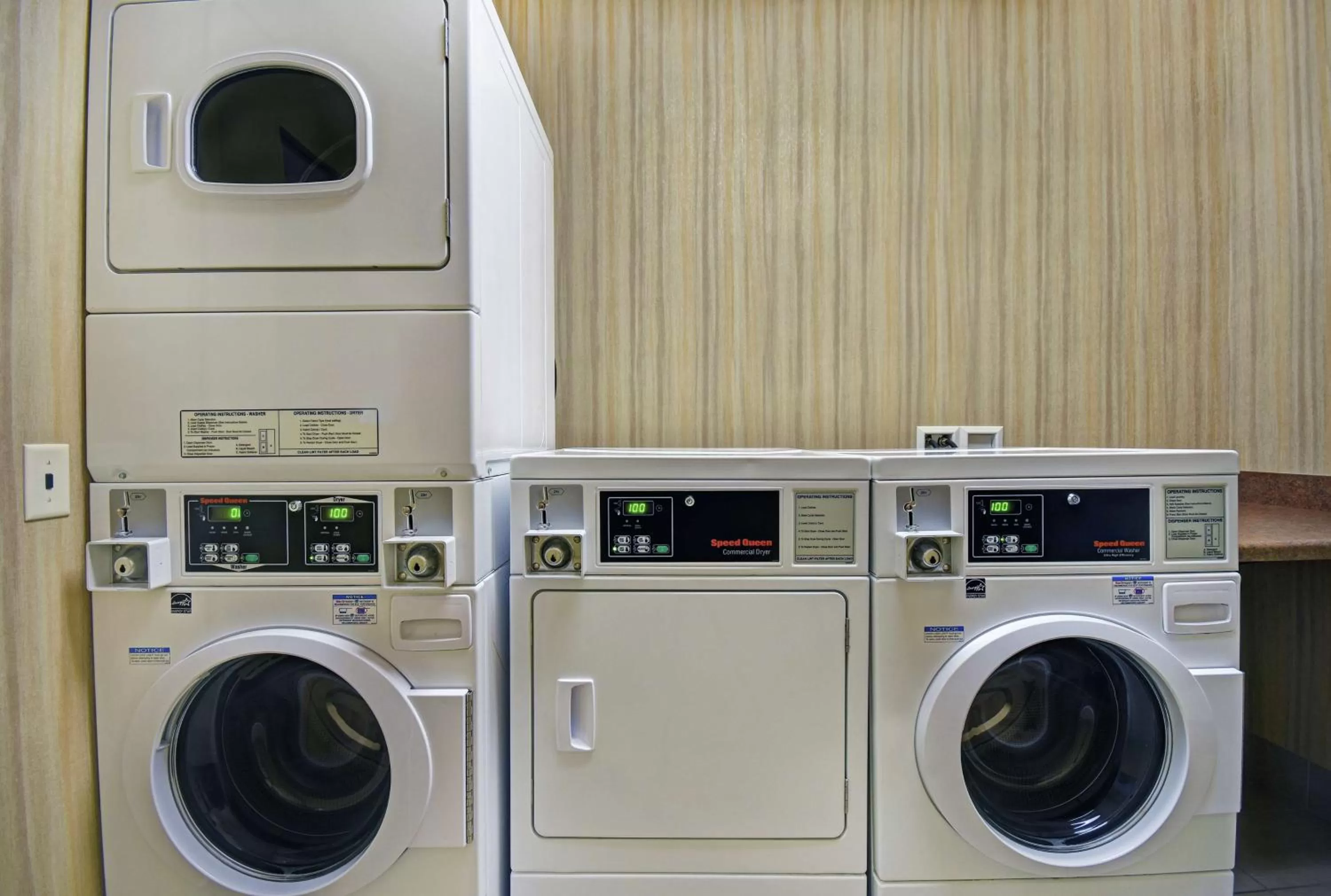 Property building in Hampton Inn Beloit