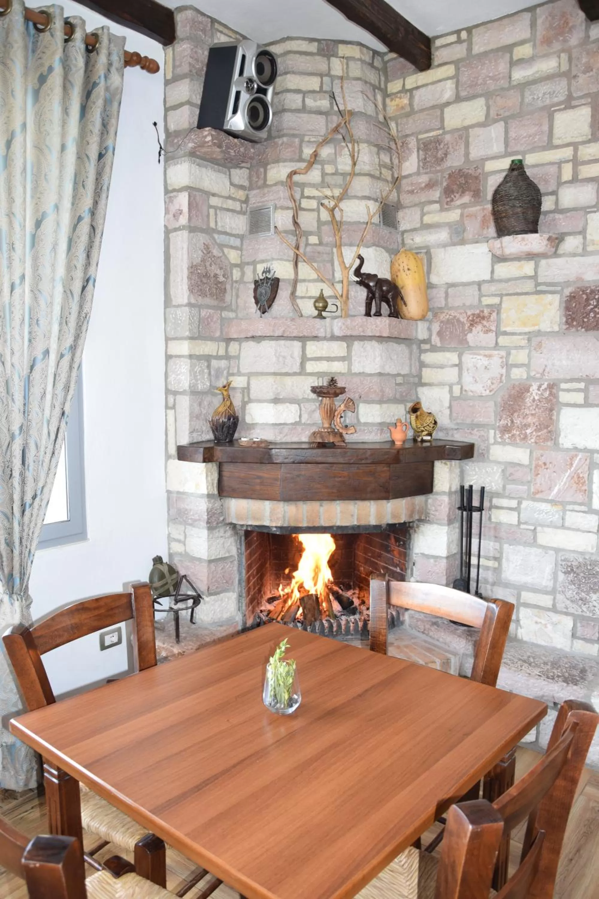 Restaurant/places to eat, Dining Area in Sofra E Shpatit