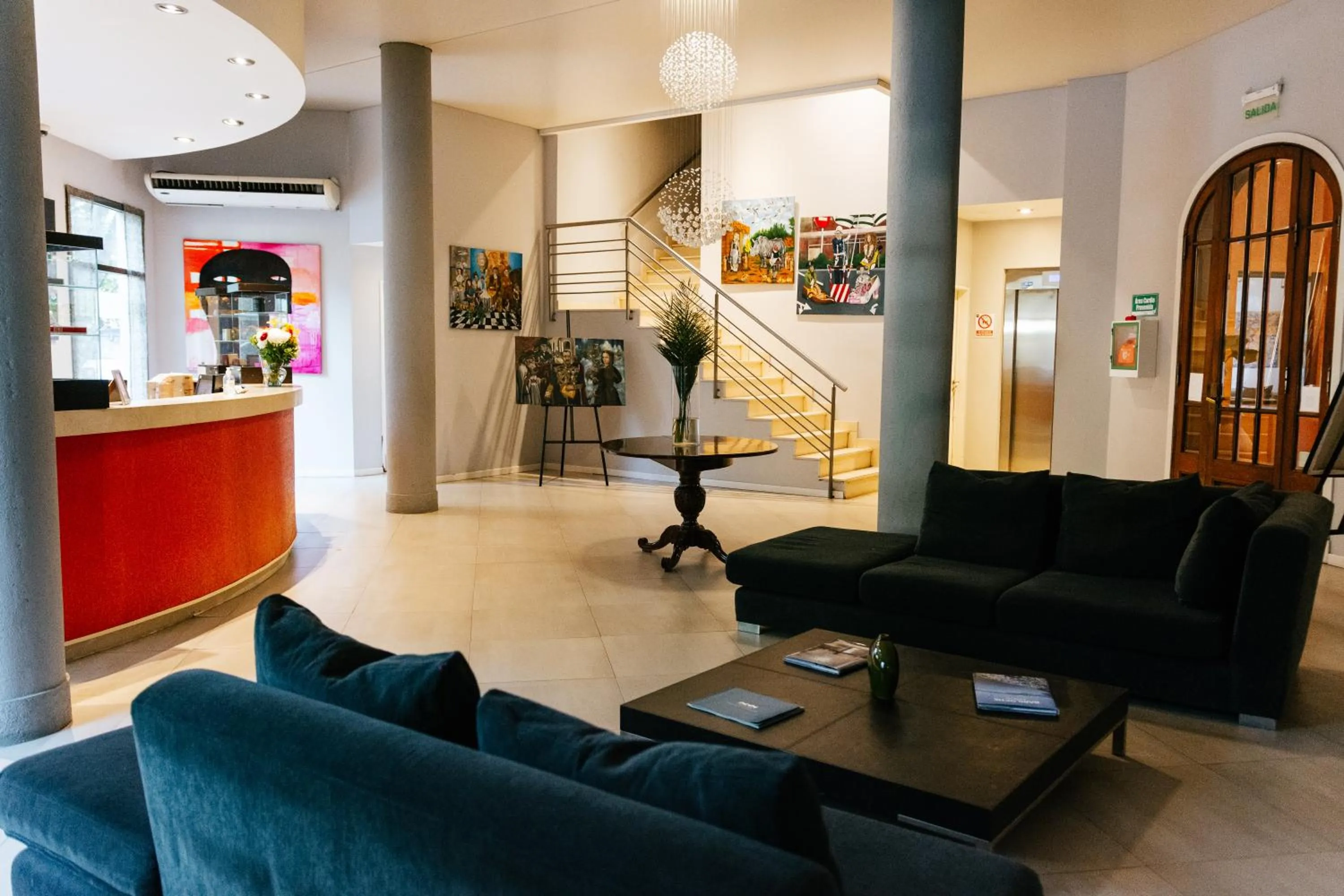 Lobby or reception in Hotel Plaza Central Canning