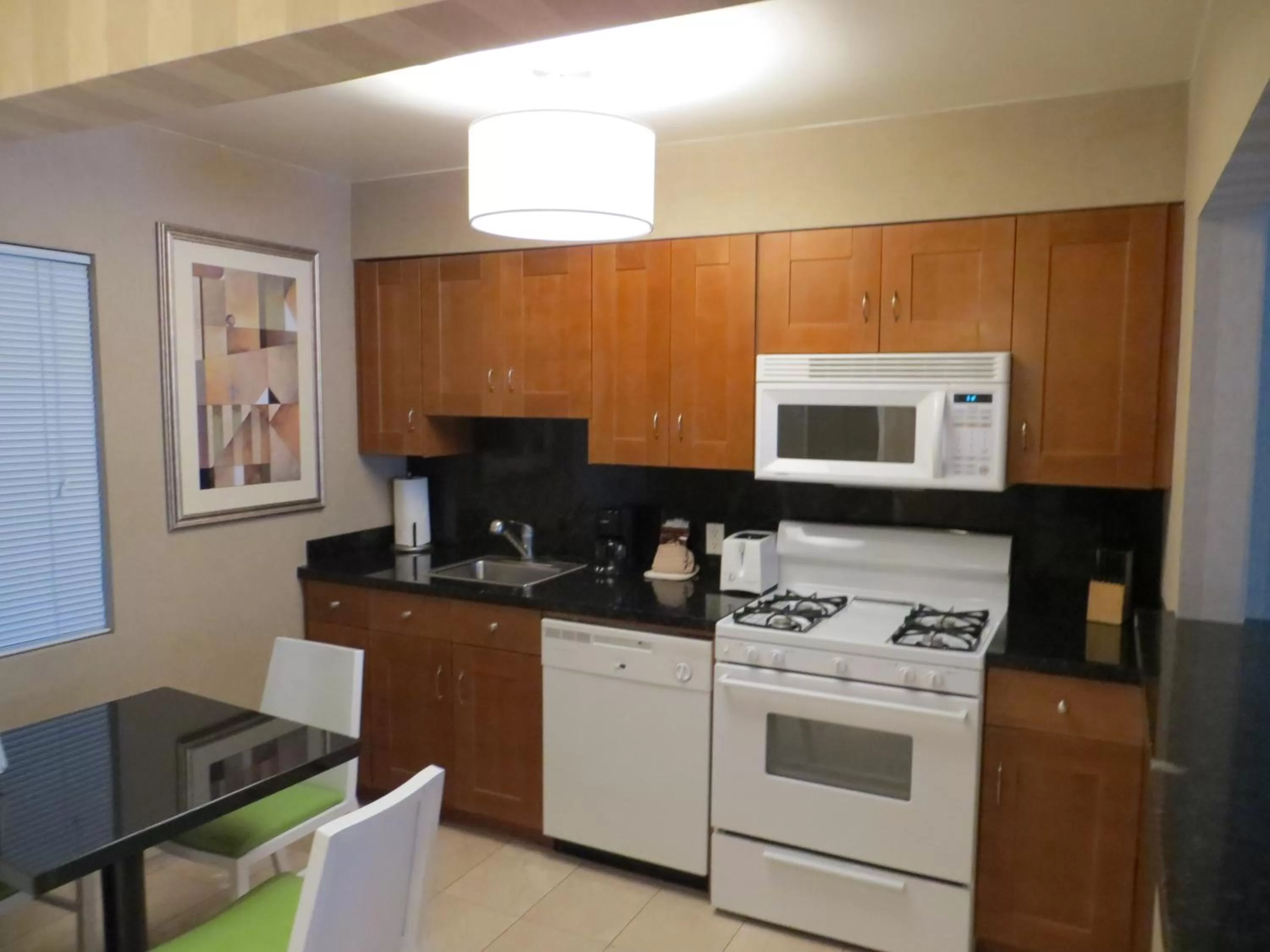 Kitchen or kitchenette in 7 Springs Inn & Suites