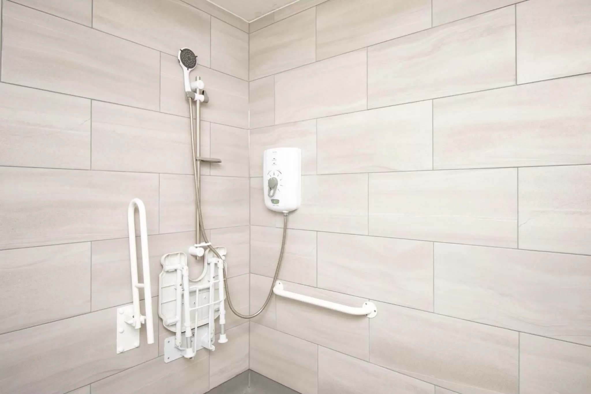 Bathroom in The Kings Arms, Colchester A120