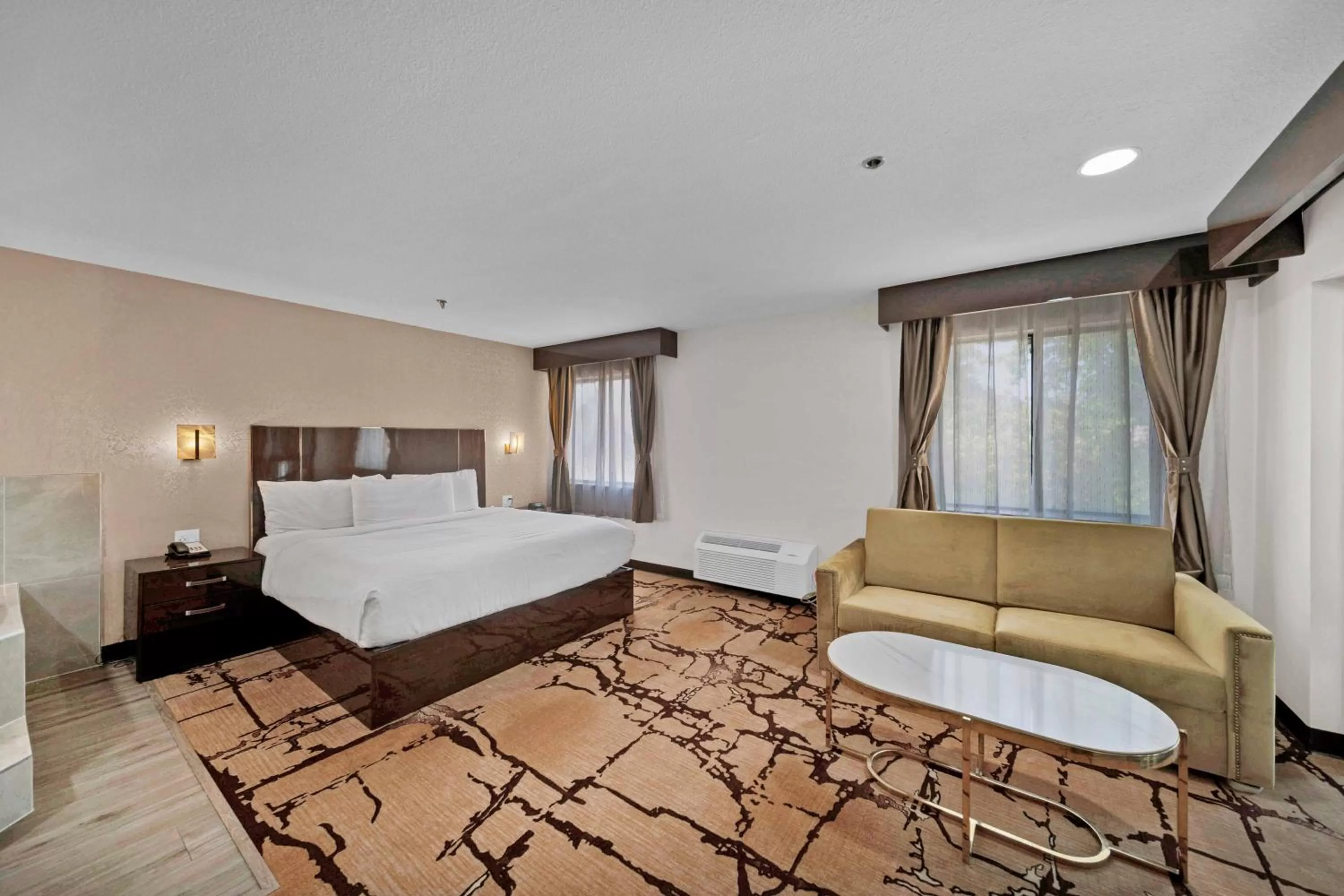 Bedroom, Bed in Baymont by Wyndham Anderson