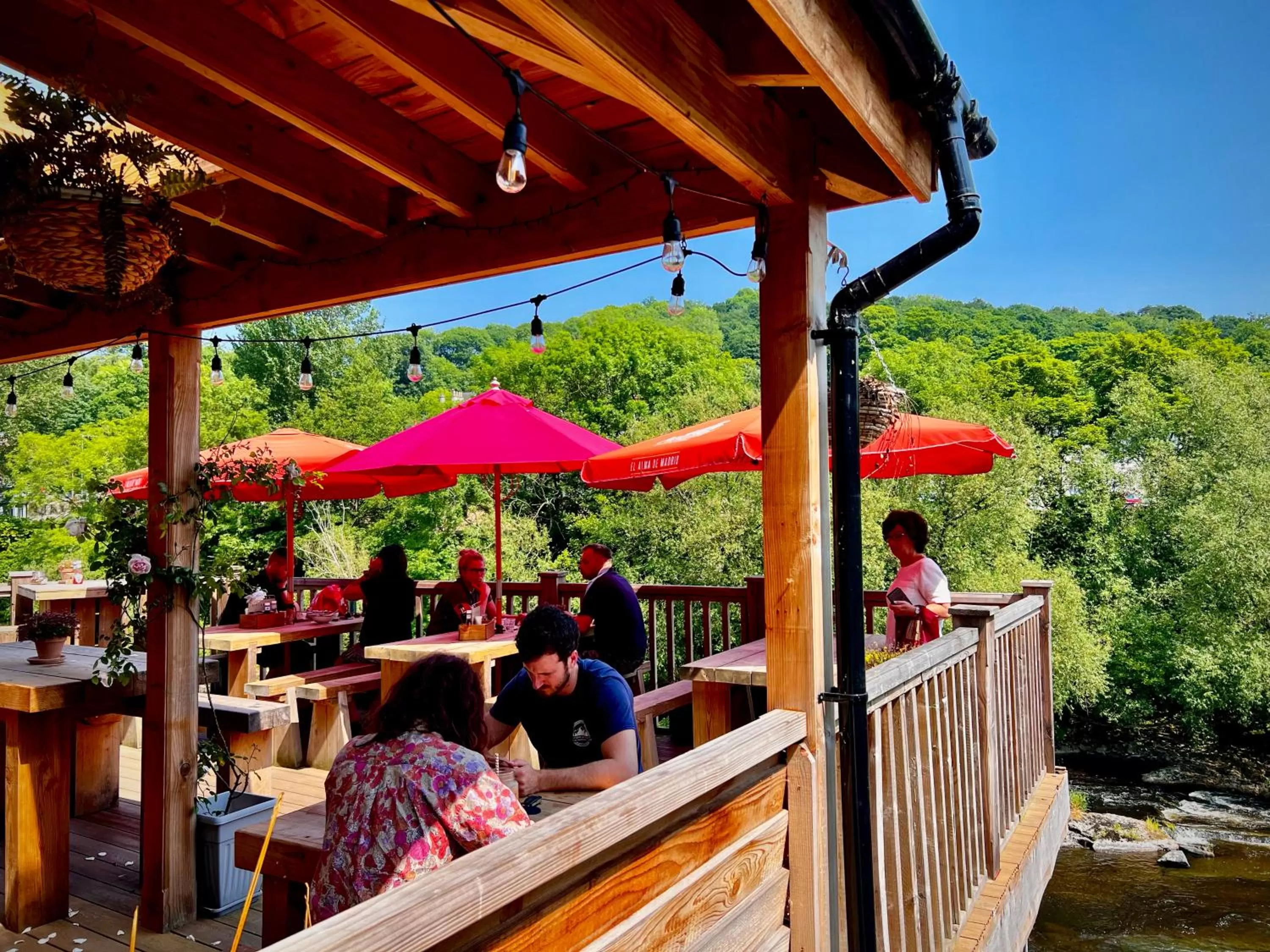 Restaurant/places to eat in Riverbanc