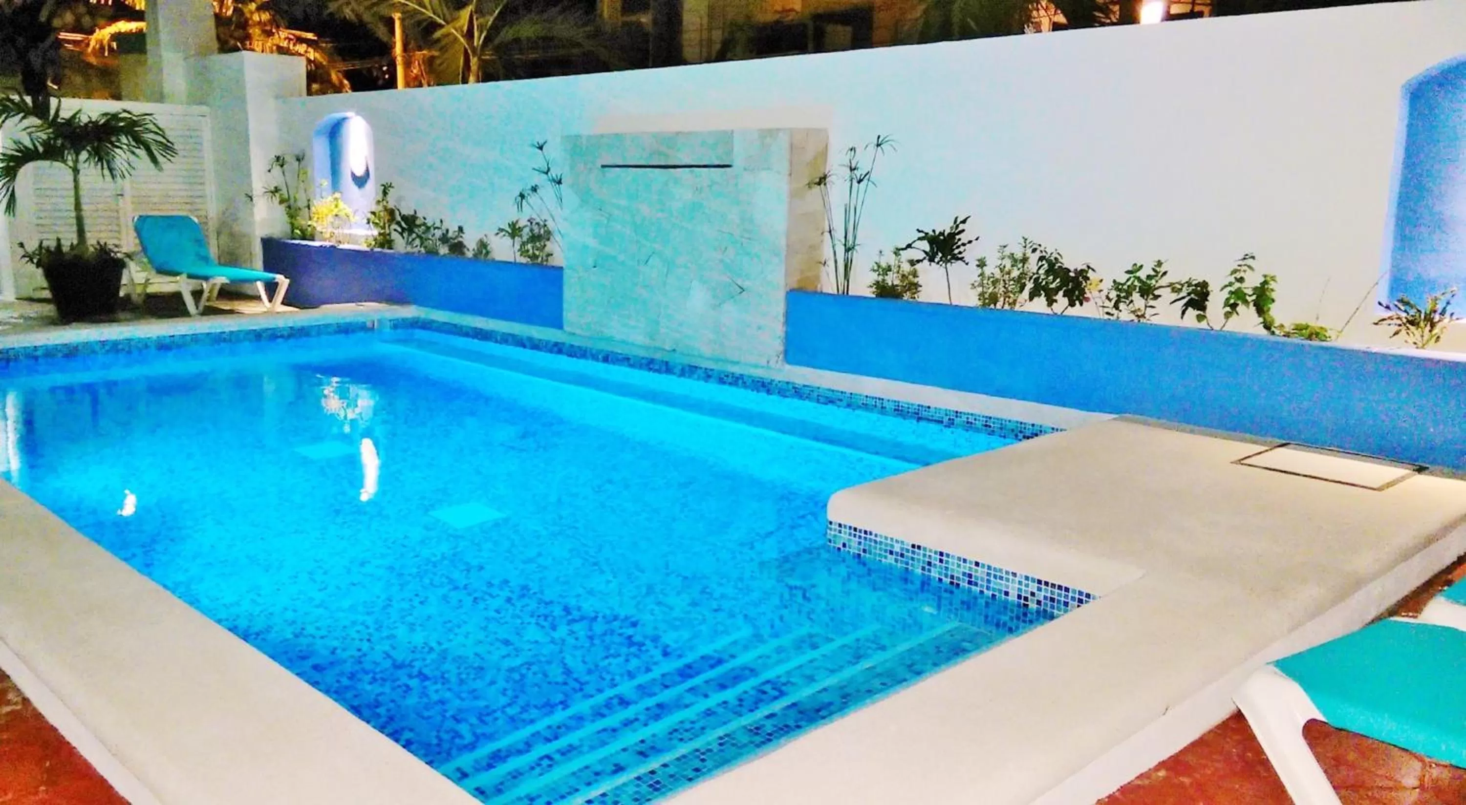 Swimming pool in Corales Suites