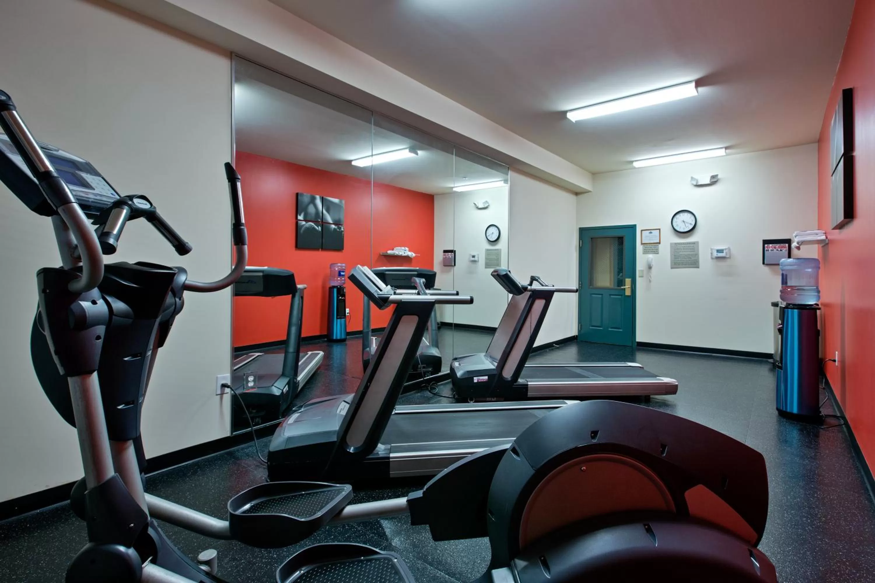 Fitness centre/facilities in Country Inn & Suites by Radisson, Williamsburg Historic Area, VA