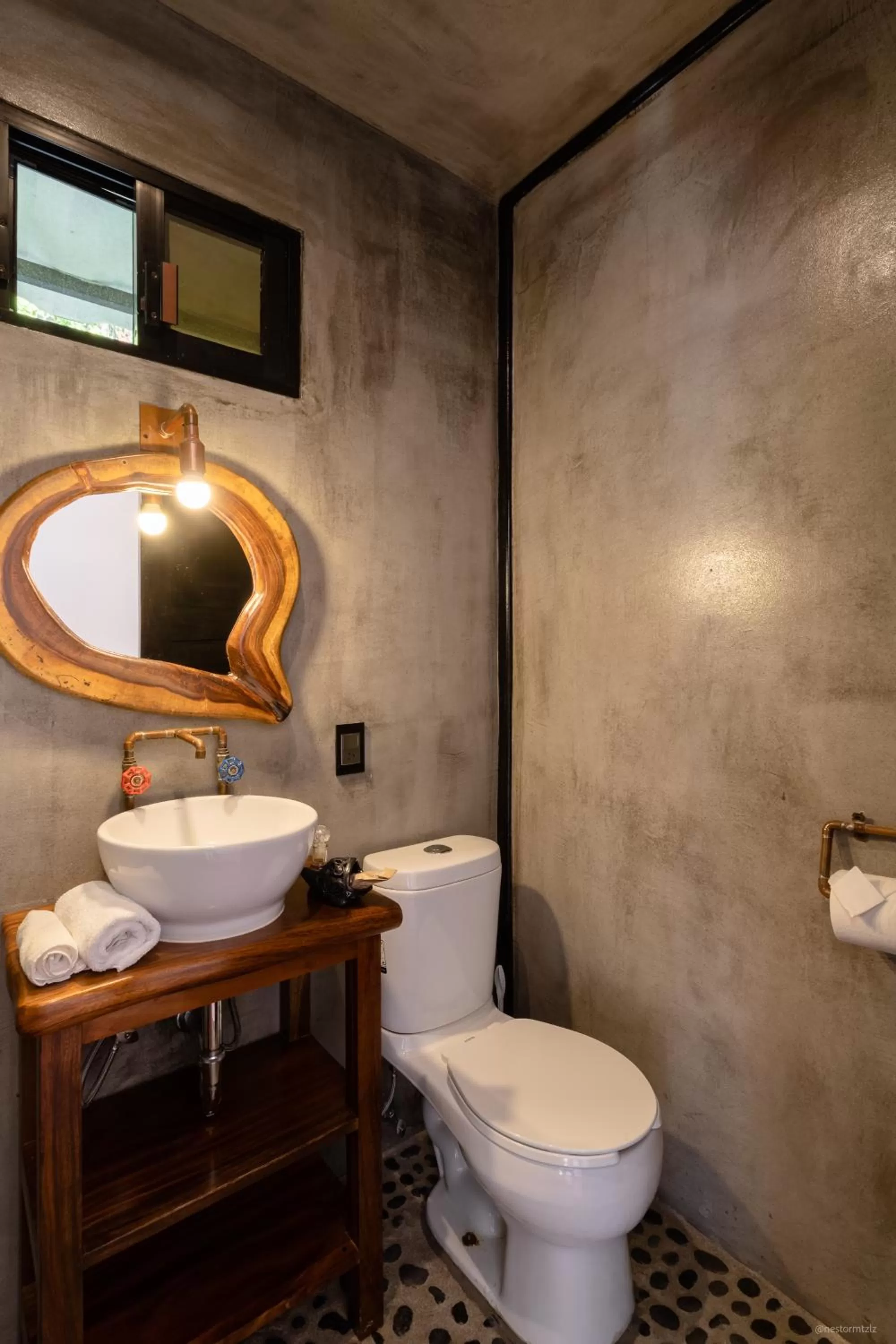 Toilet, Bathroom in Cabane Container Boutique Hotel