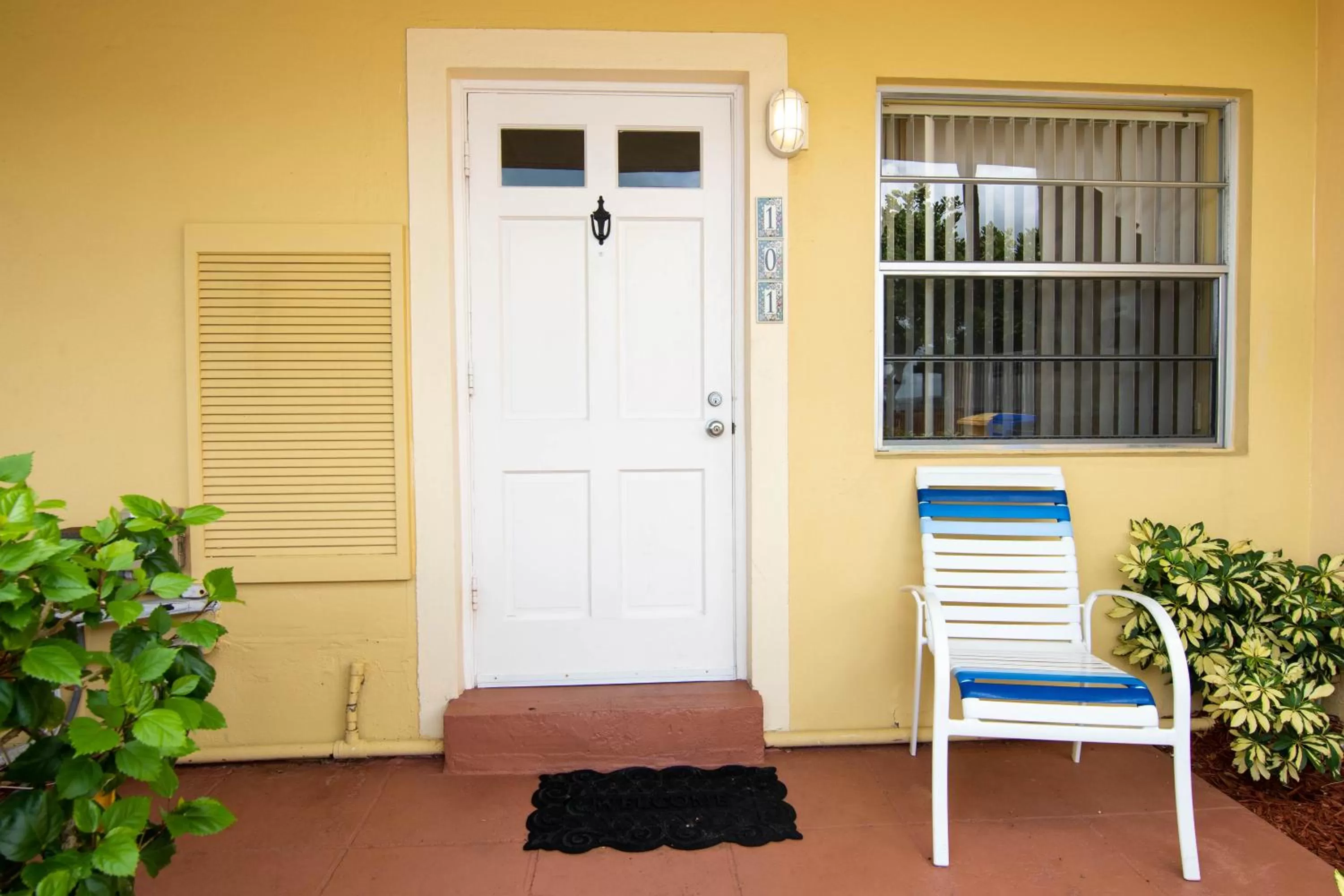 Palm Beach Waterfront Condos - Full Kitchens!