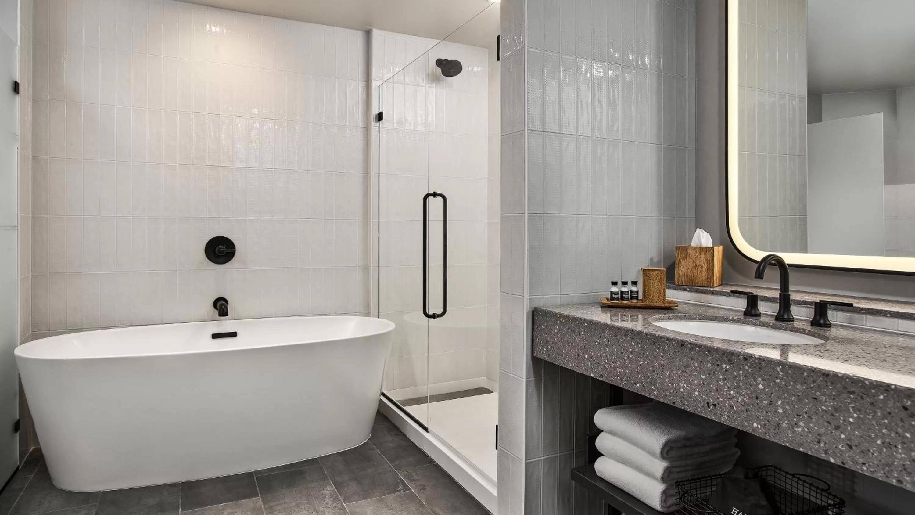 Bath in The Rally Hotel at McGregor Square